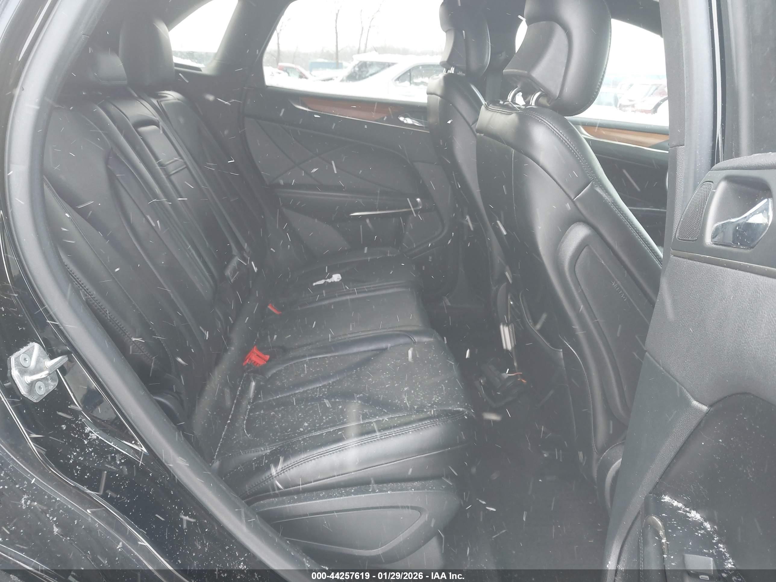 LINCOLN MKC image 8
