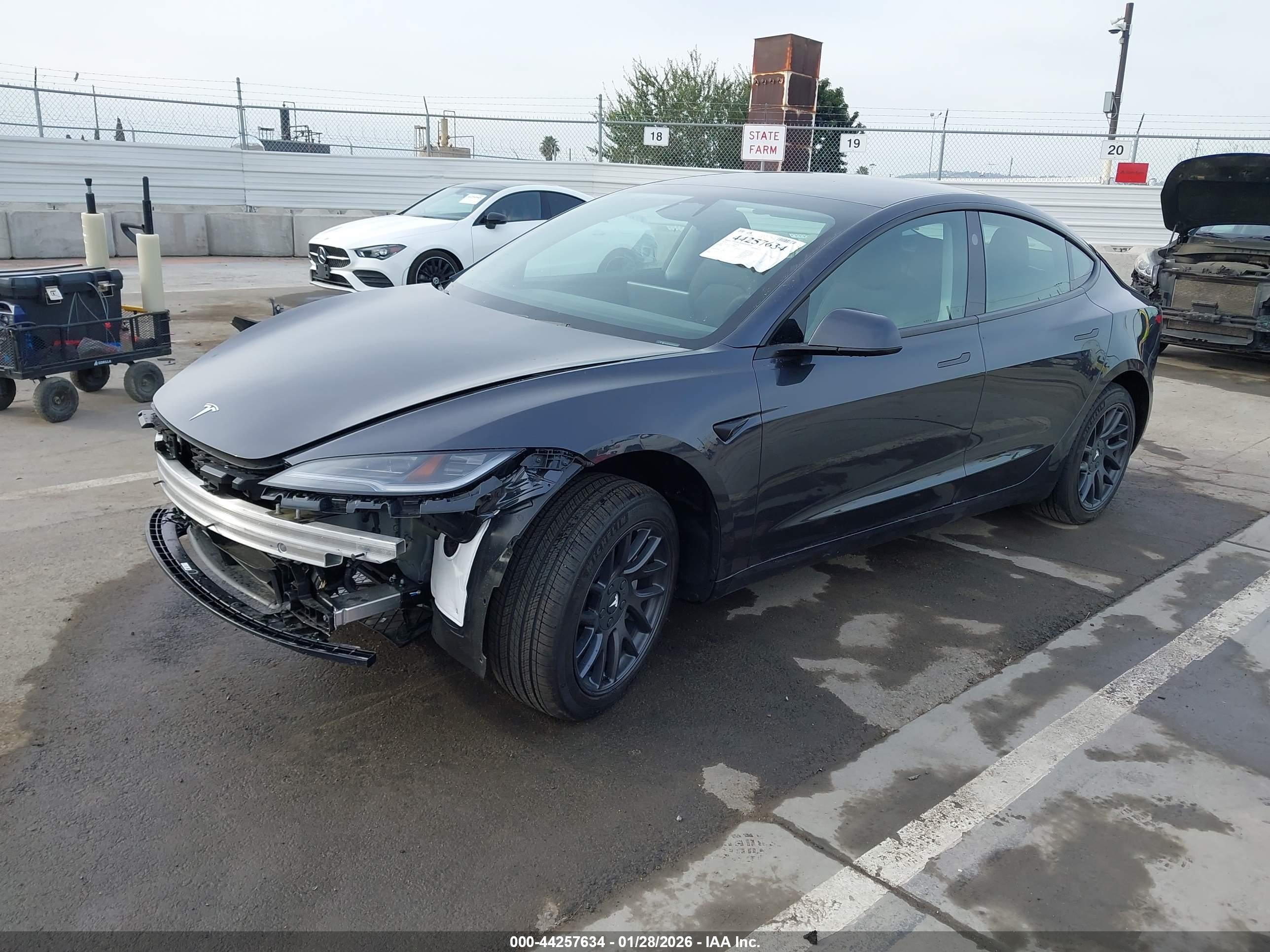 TESLA MODEL image 2