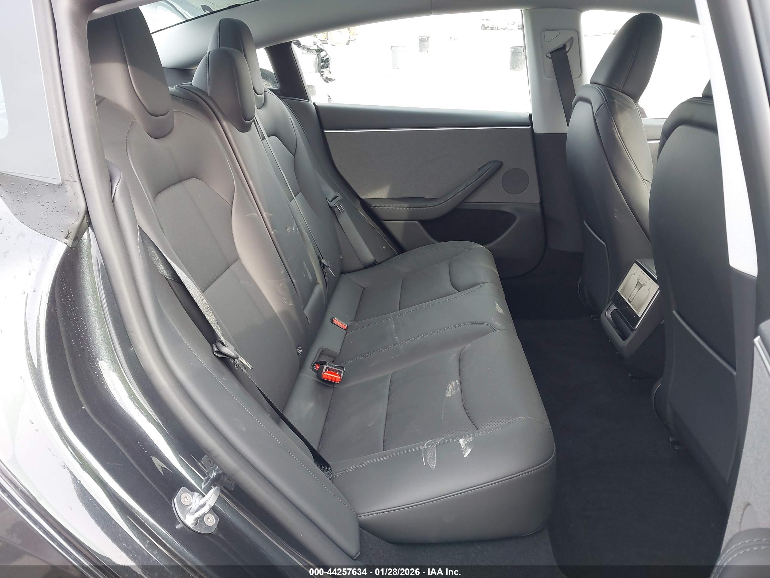 TESLA MODEL image 8