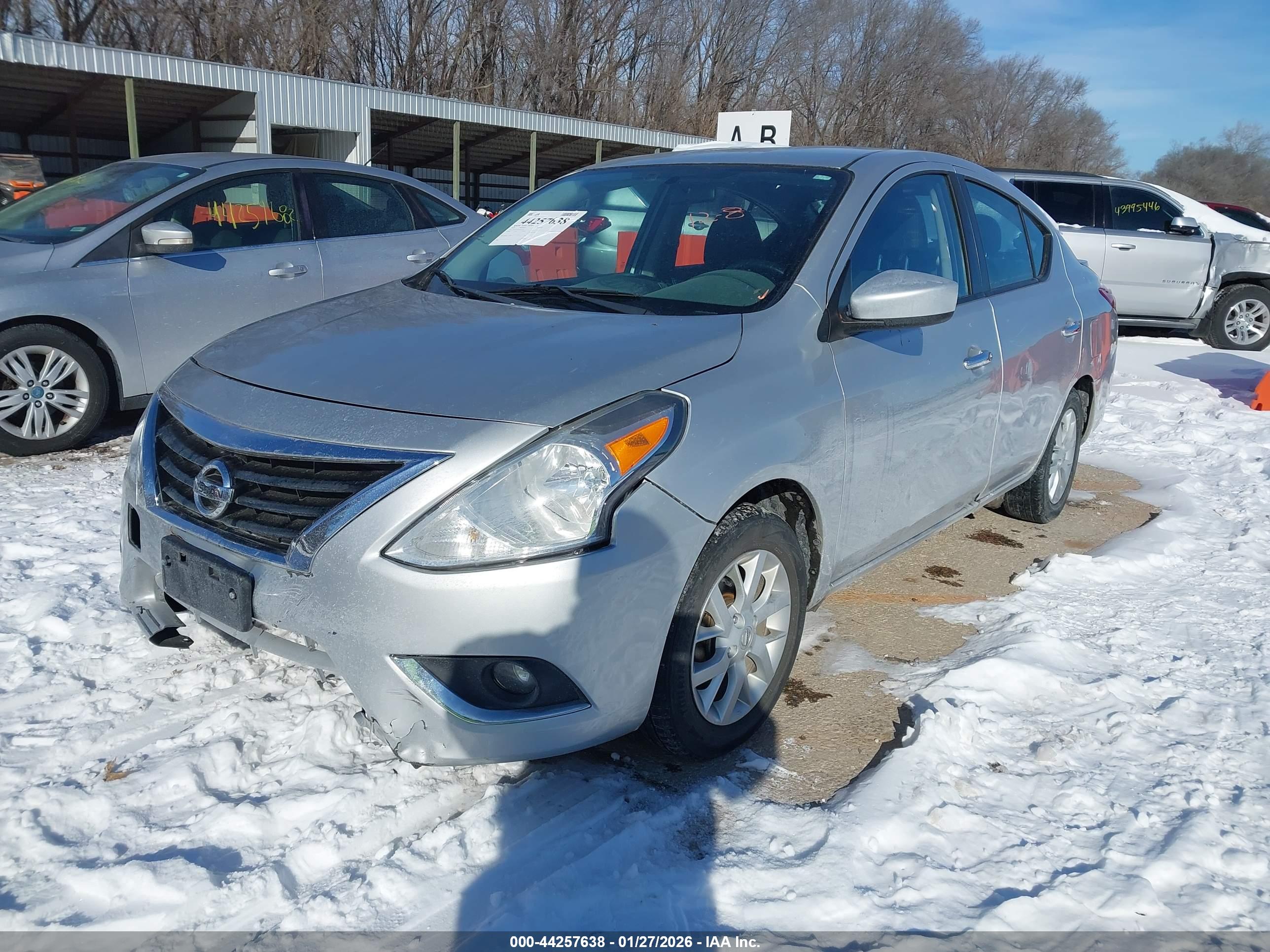 NISSAN VERSA image 2