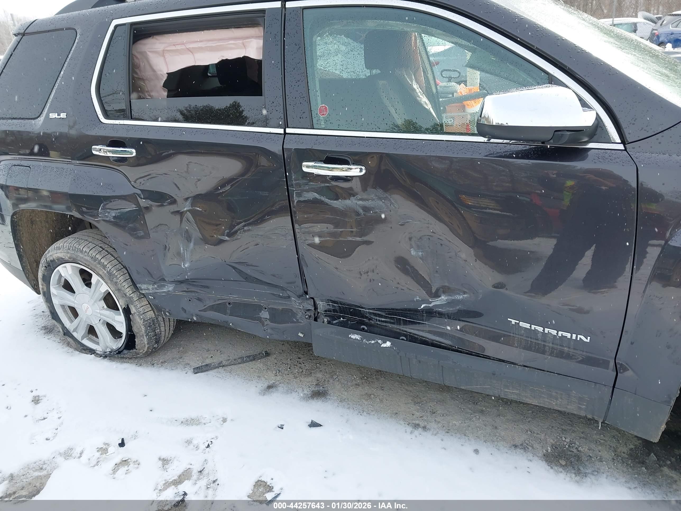 GMC TERRAIN image 6