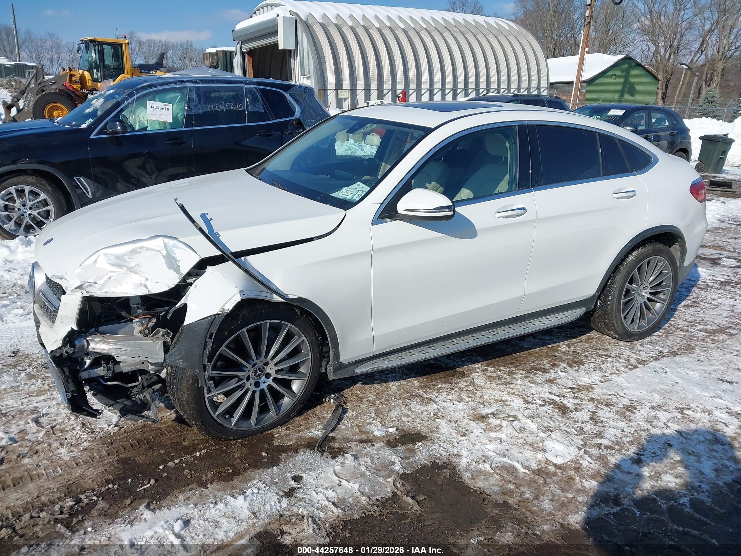 MERCEDES-BENZ GLC image 2