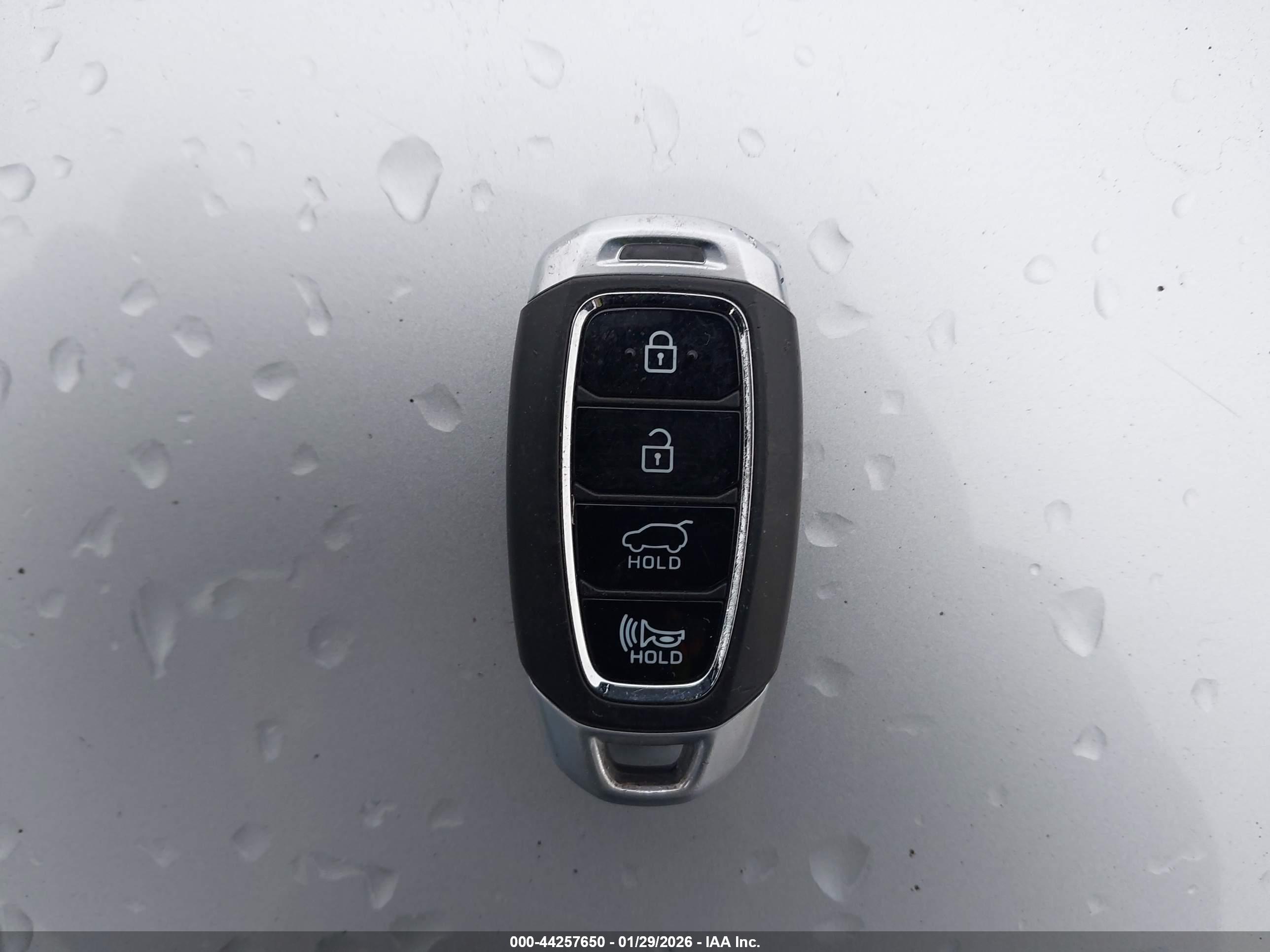 HYUNDAI KONA image 11