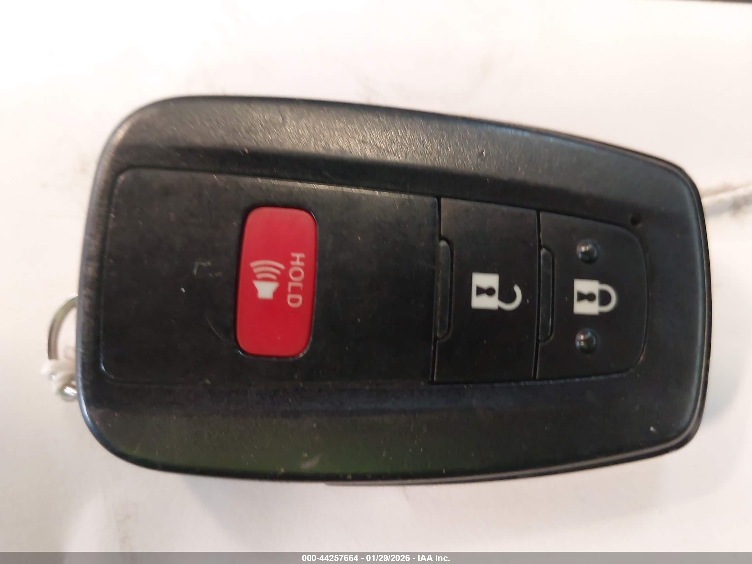 TOYOTA PRIUS image 11