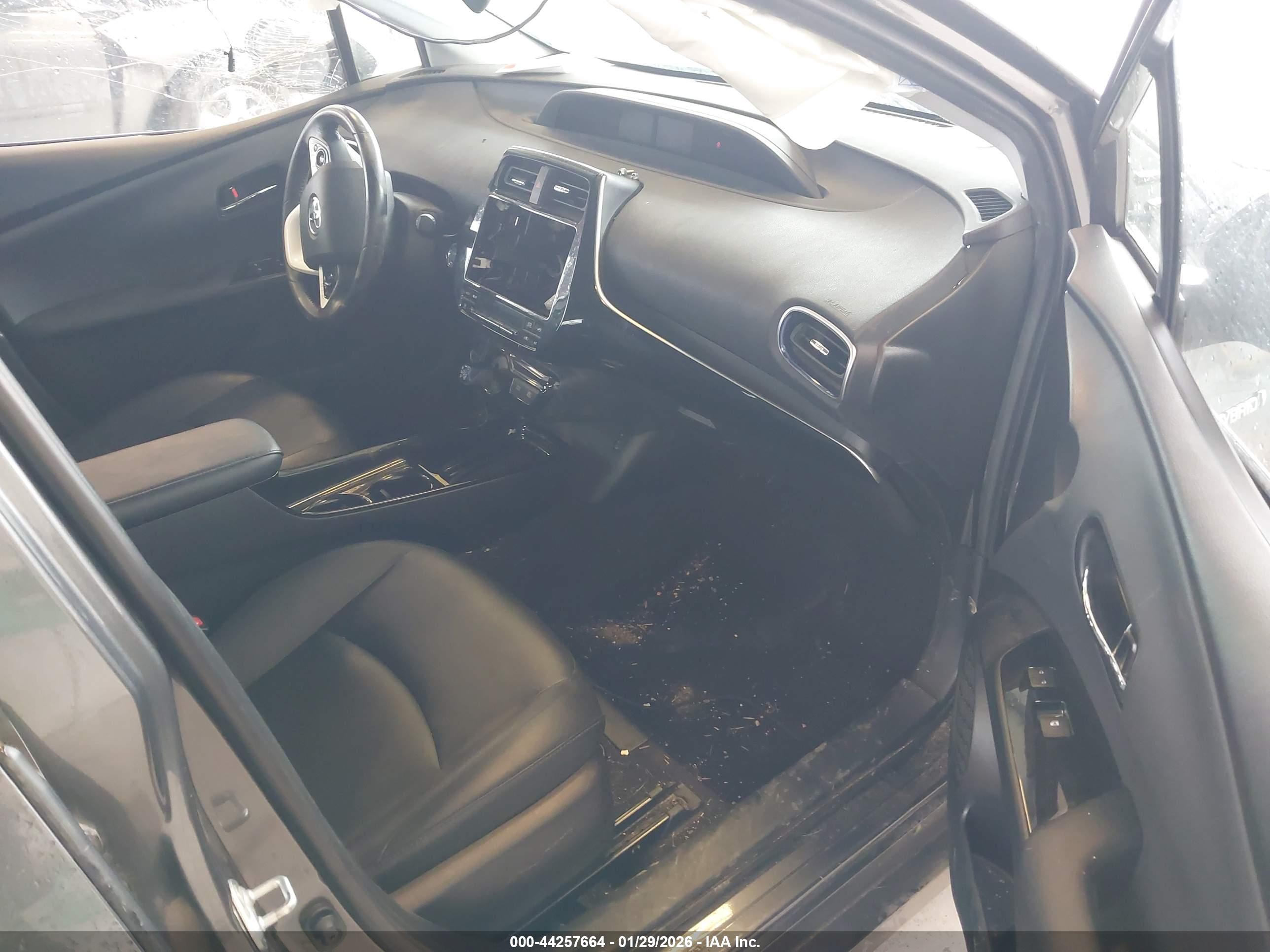 TOYOTA PRIUS image 5