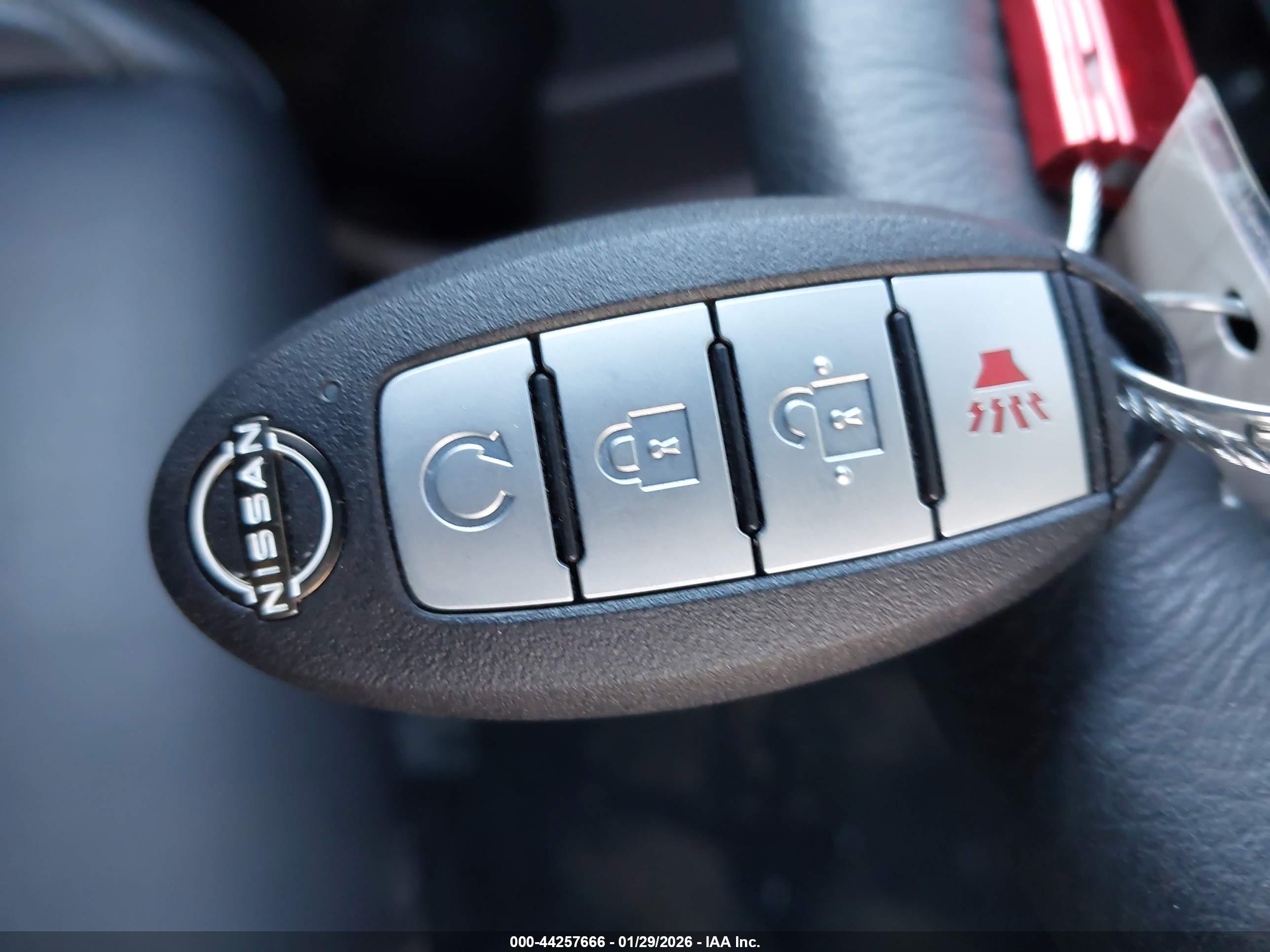NISSAN FRONTIER image 11