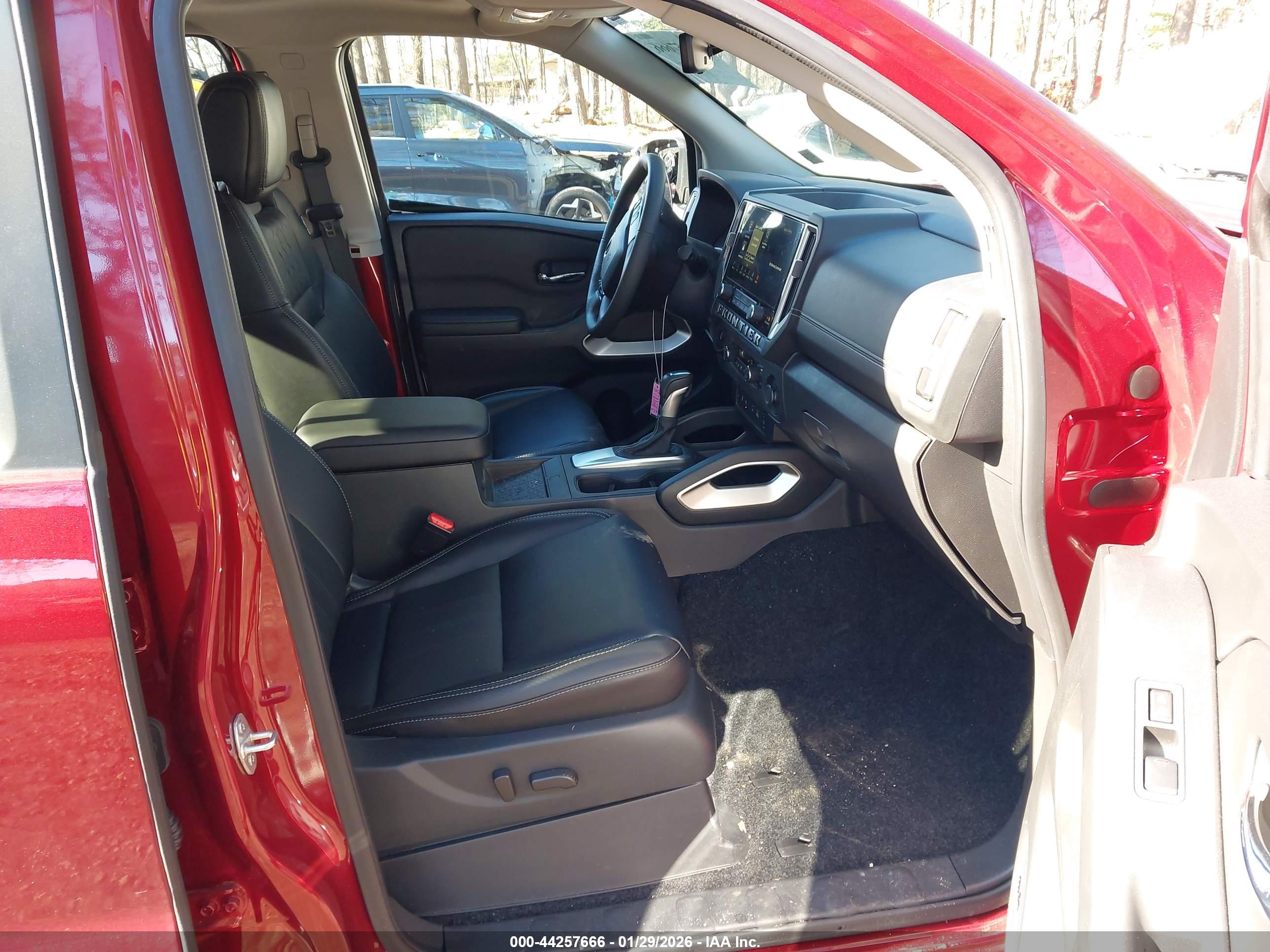 NISSAN FRONTIER image 5
