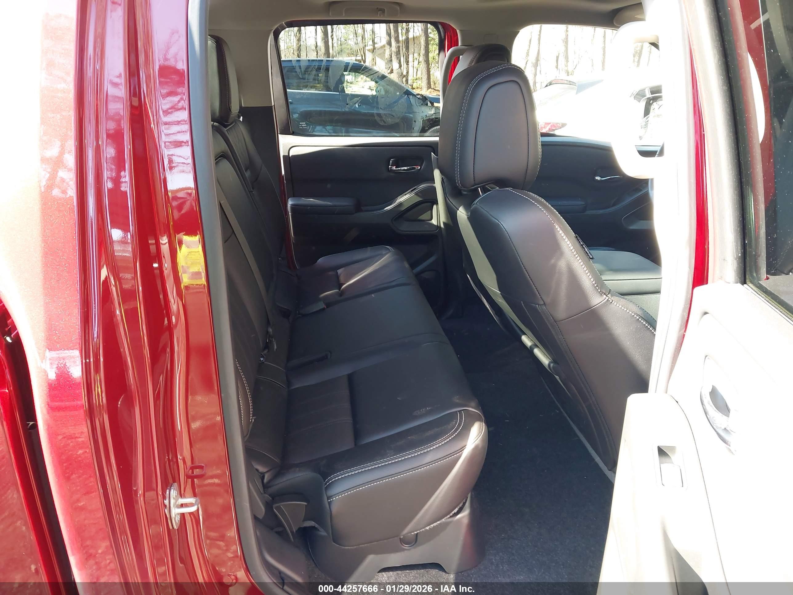 NISSAN FRONTIER image 8