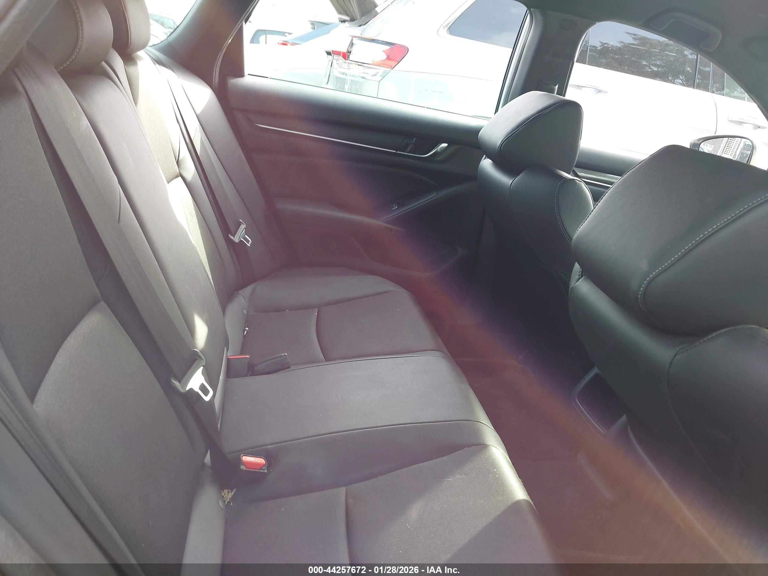 HONDA ACCORD image 8