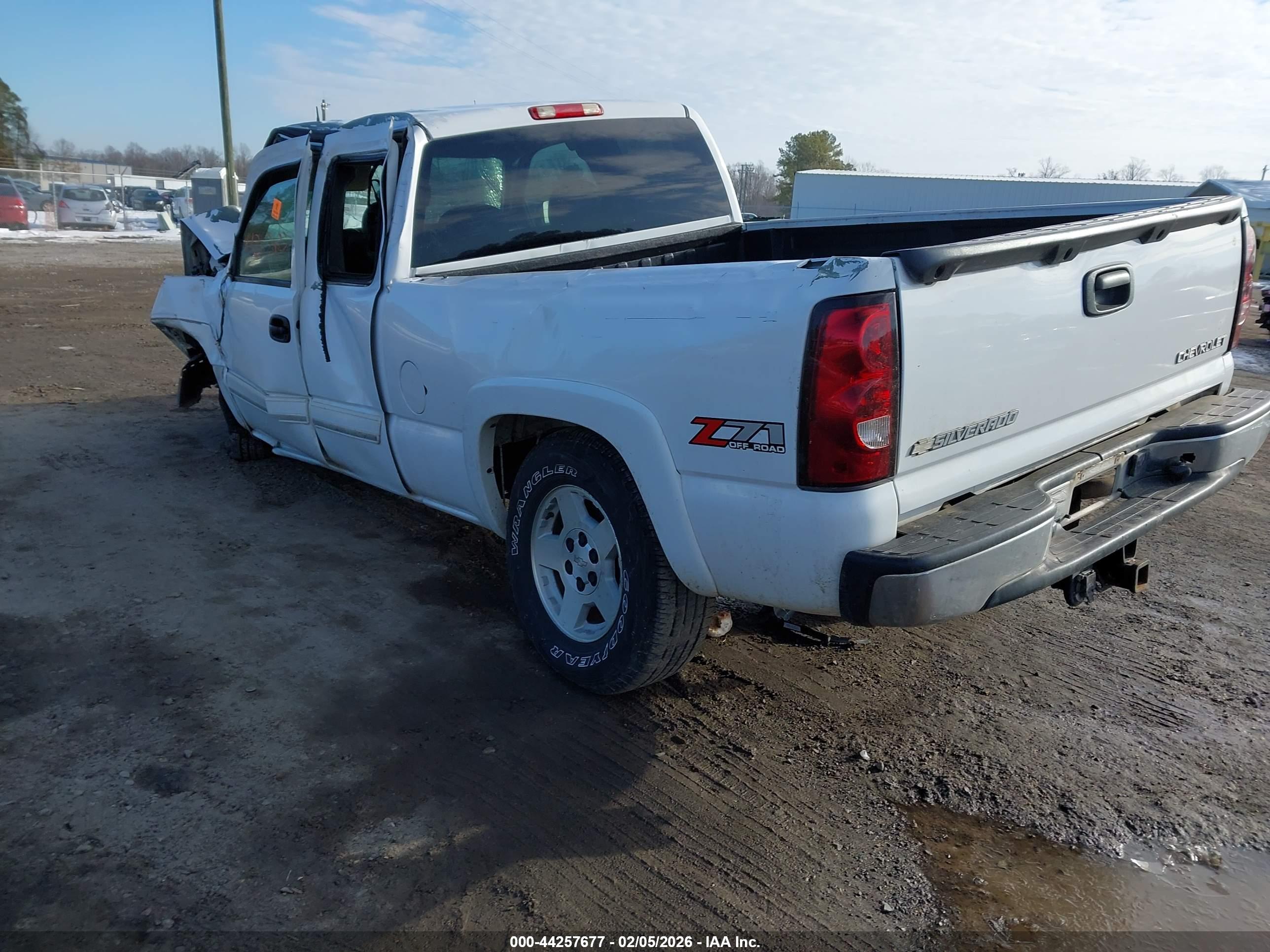 CHEVROLET SILVERADO image 3