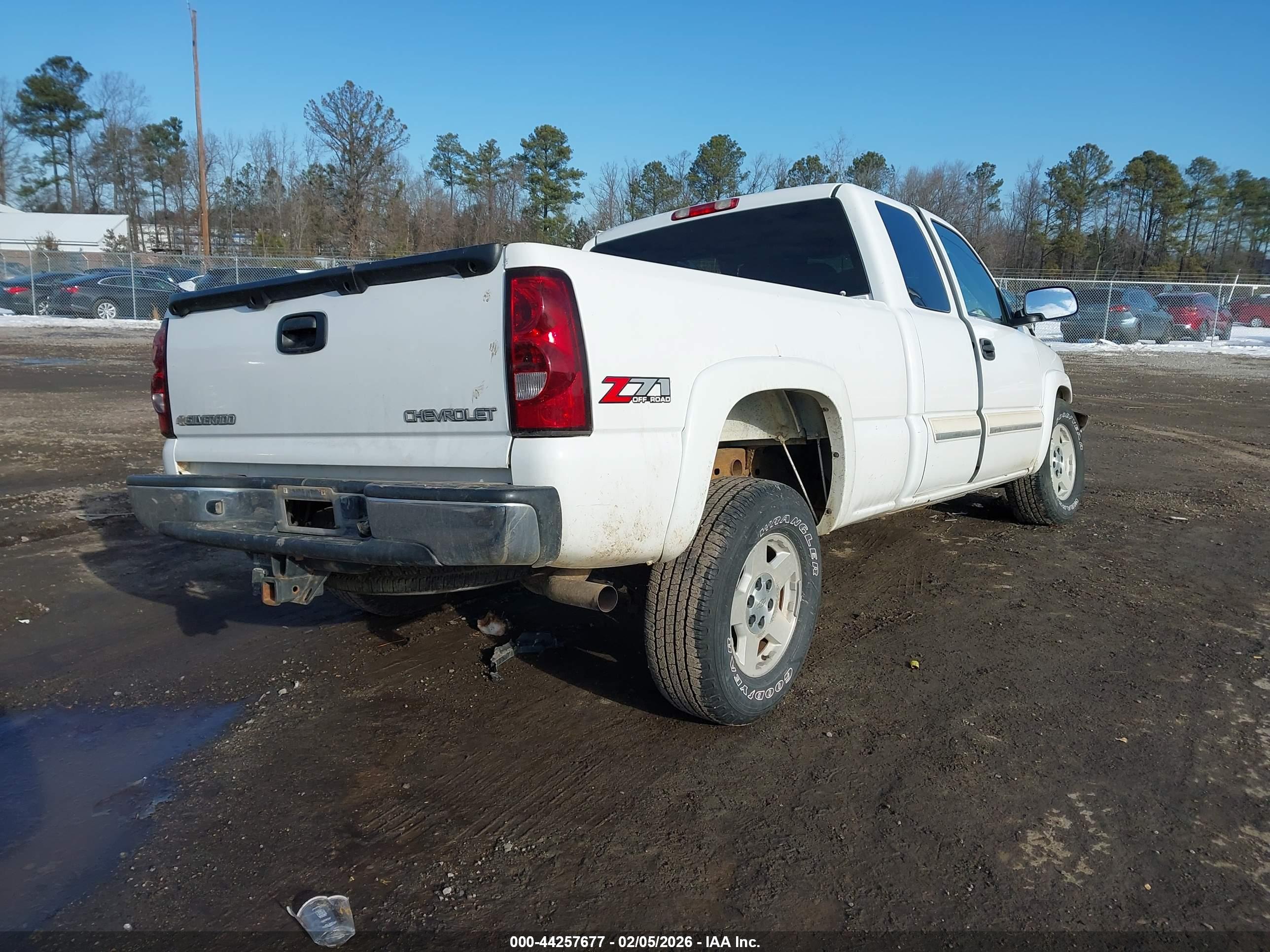 CHEVROLET SILVERADO image 4