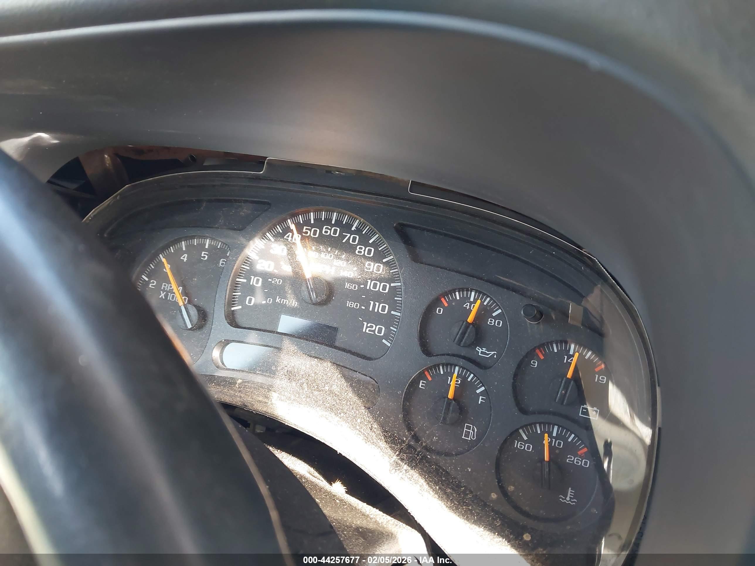 CHEVROLET SILVERADO image 7