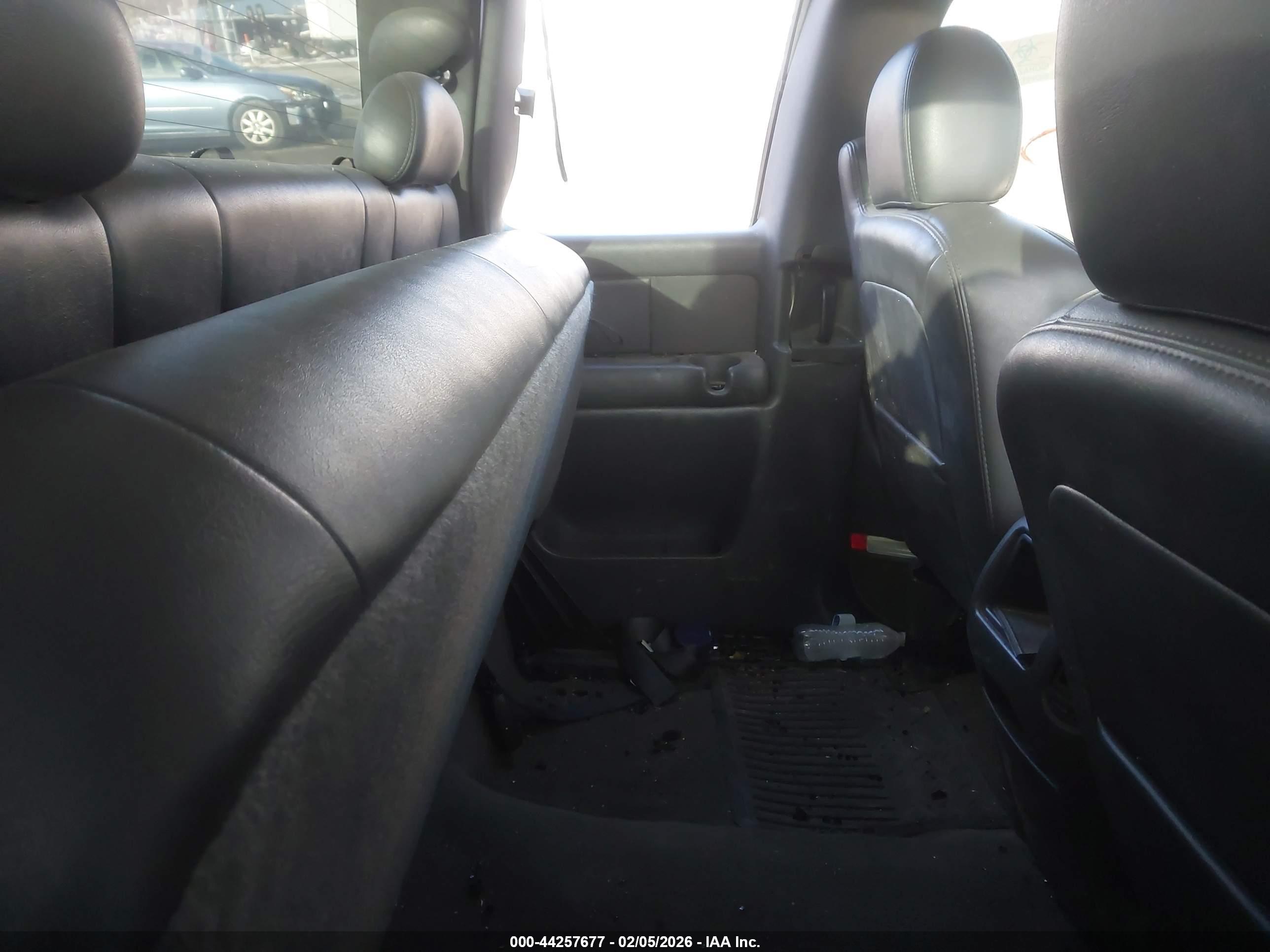 CHEVROLET SILVERADO image 8