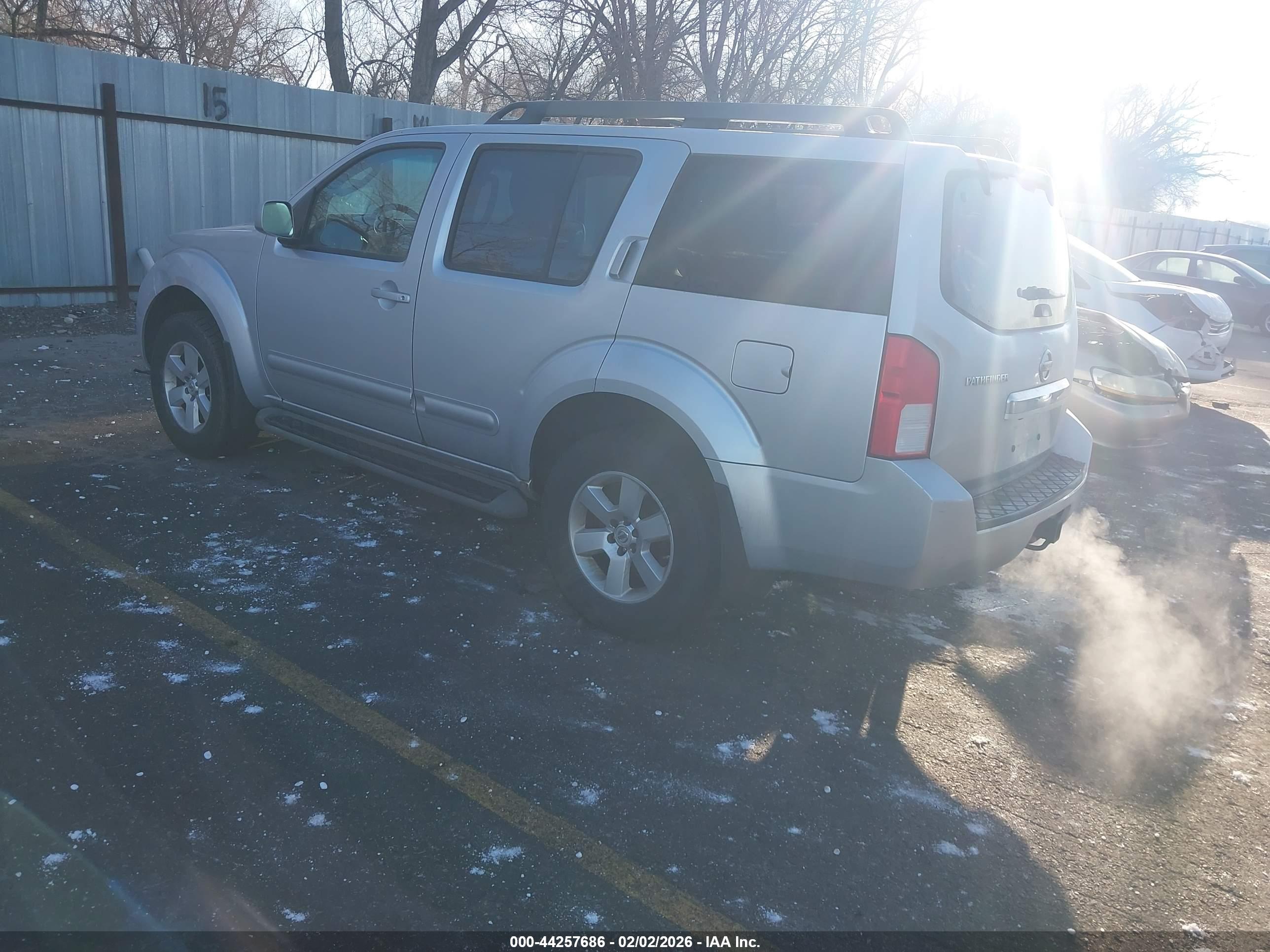 NISSAN PATHFINDER image 3