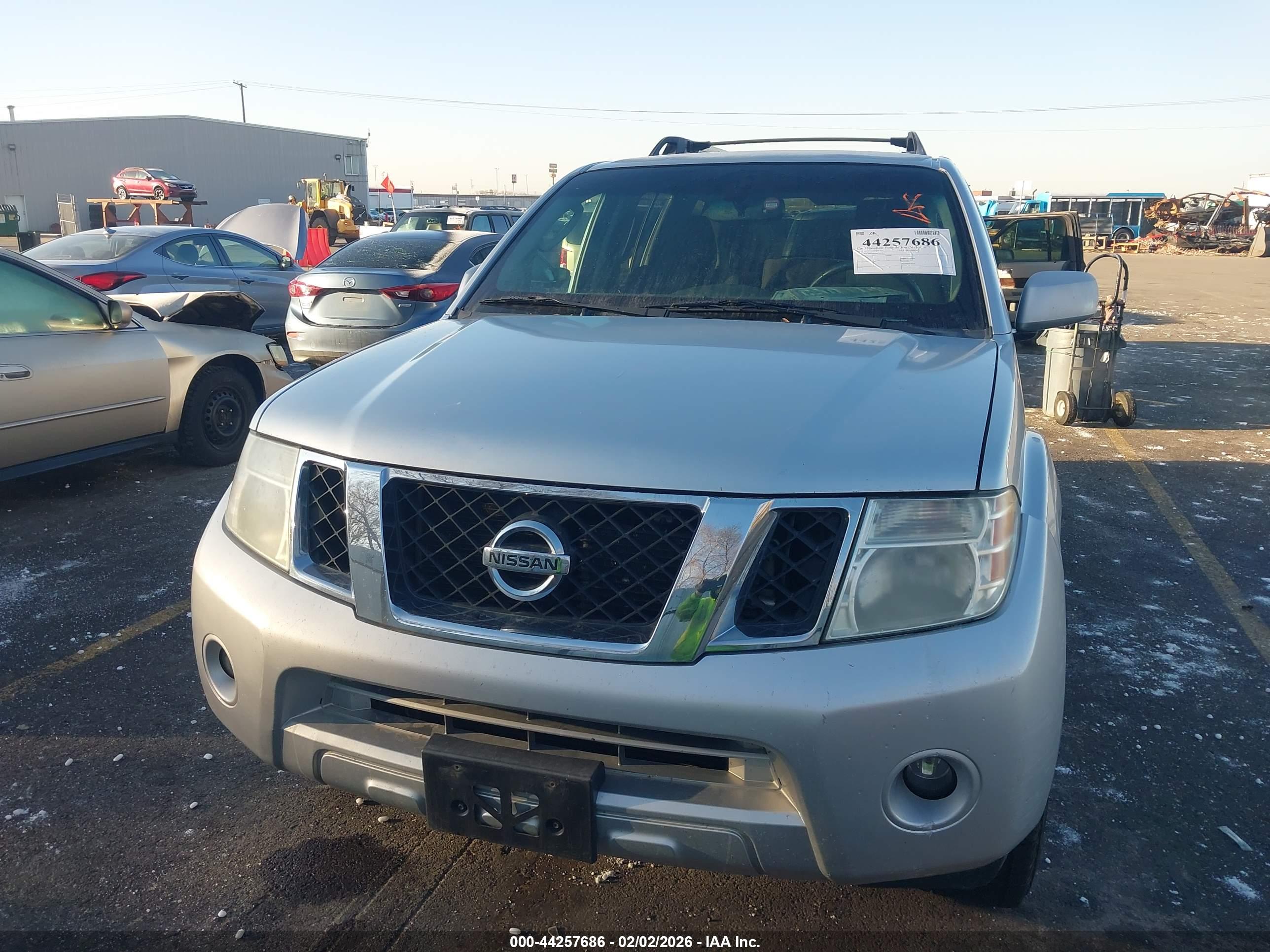 NISSAN PATHFINDER image 6