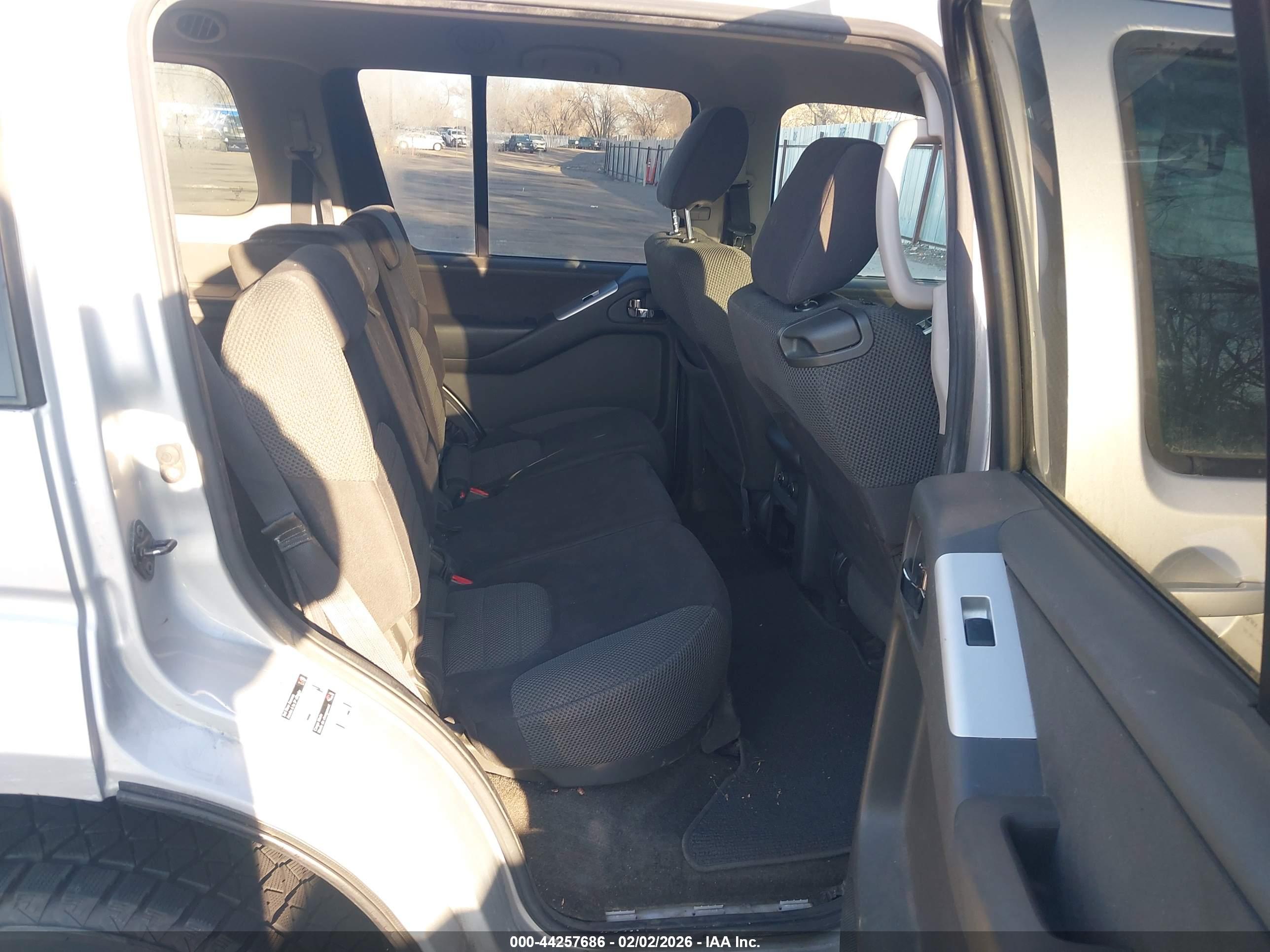 NISSAN PATHFINDER image 8