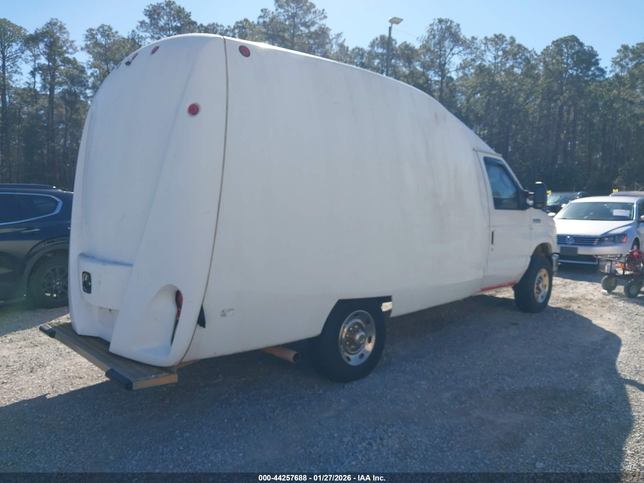 FORD E-350 image 4