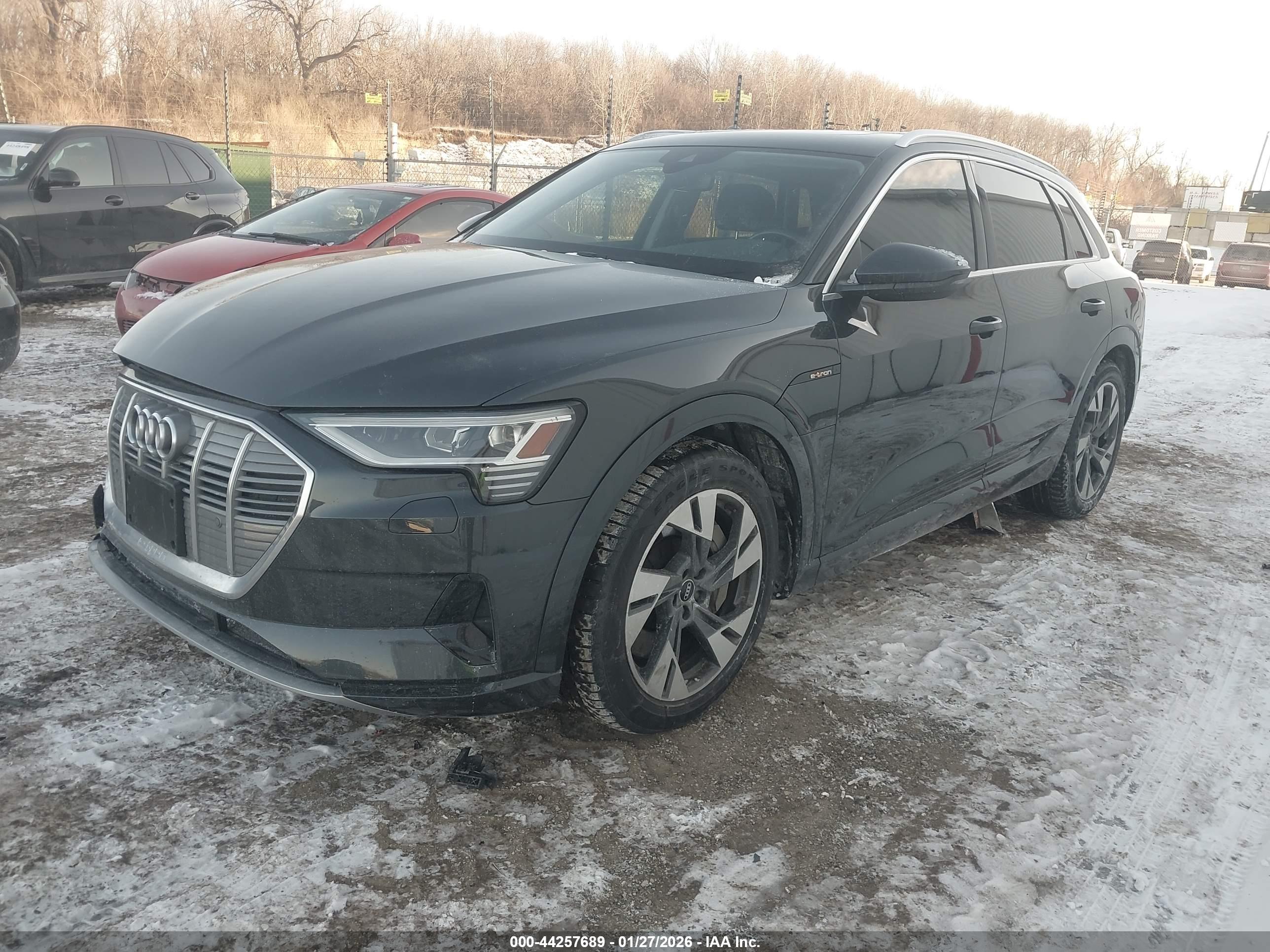 AUDI E-TRON image 2