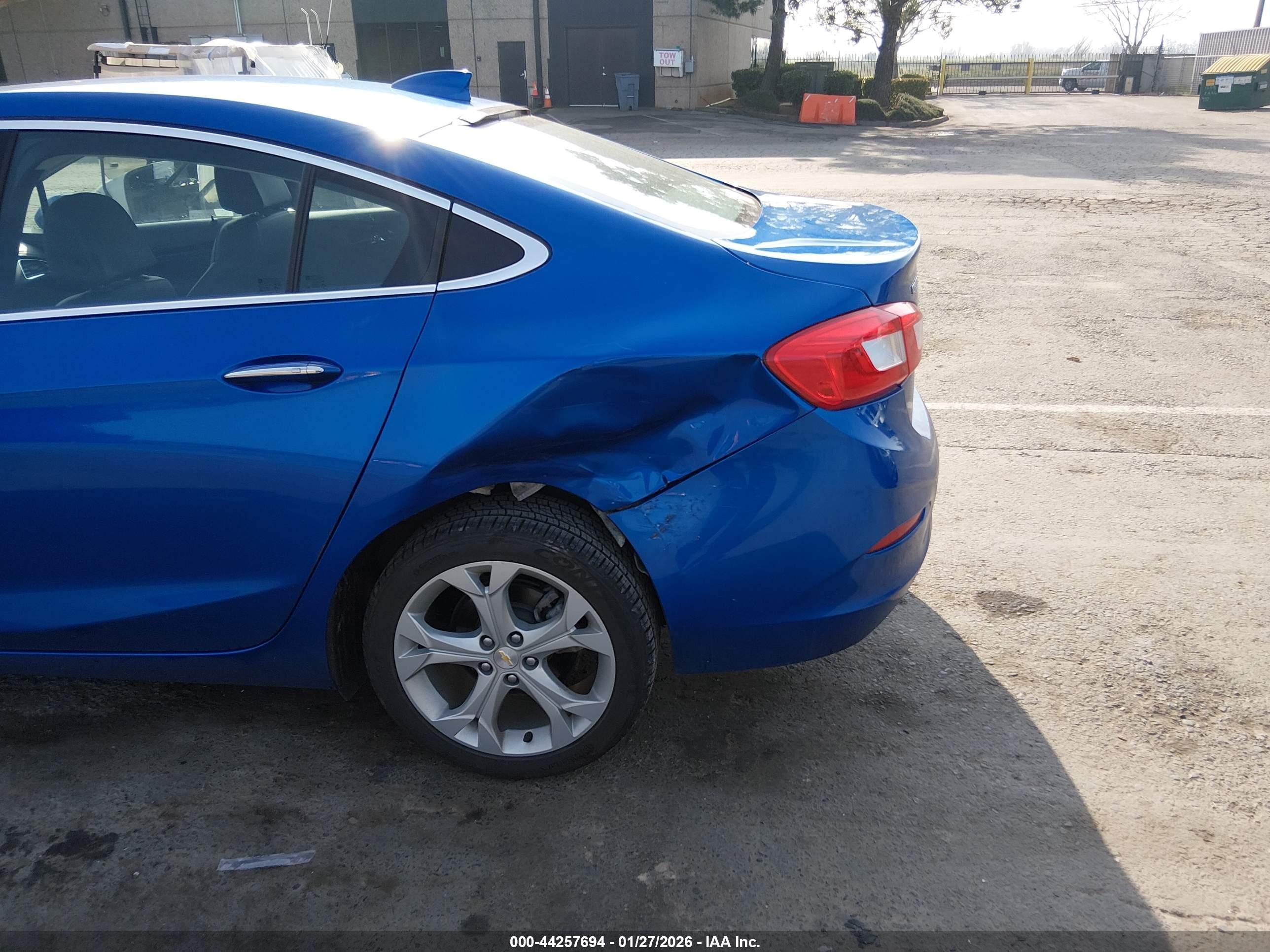 CHEVROLET CRUZE image 6