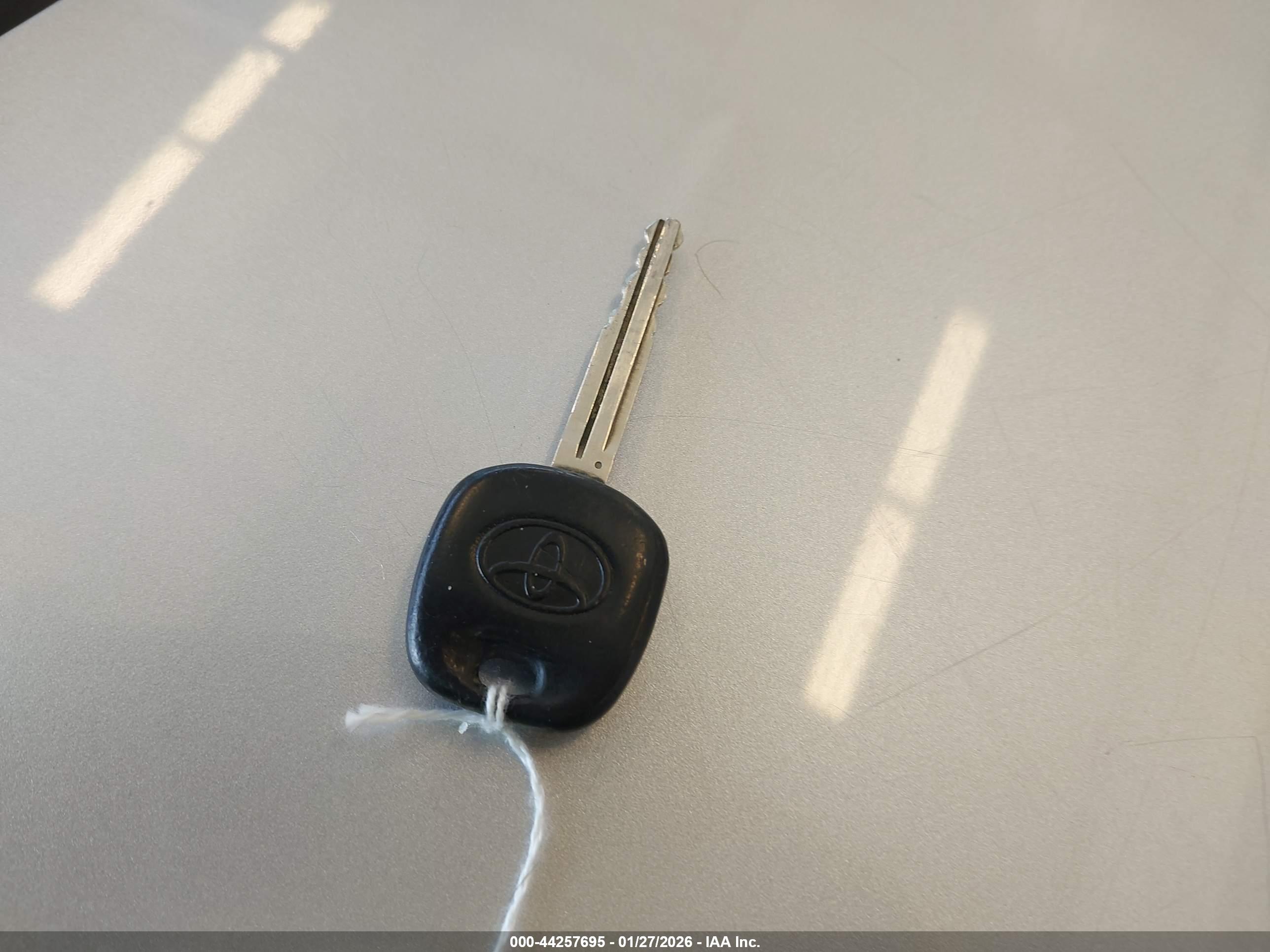 TOYOTA COROLLA image 11