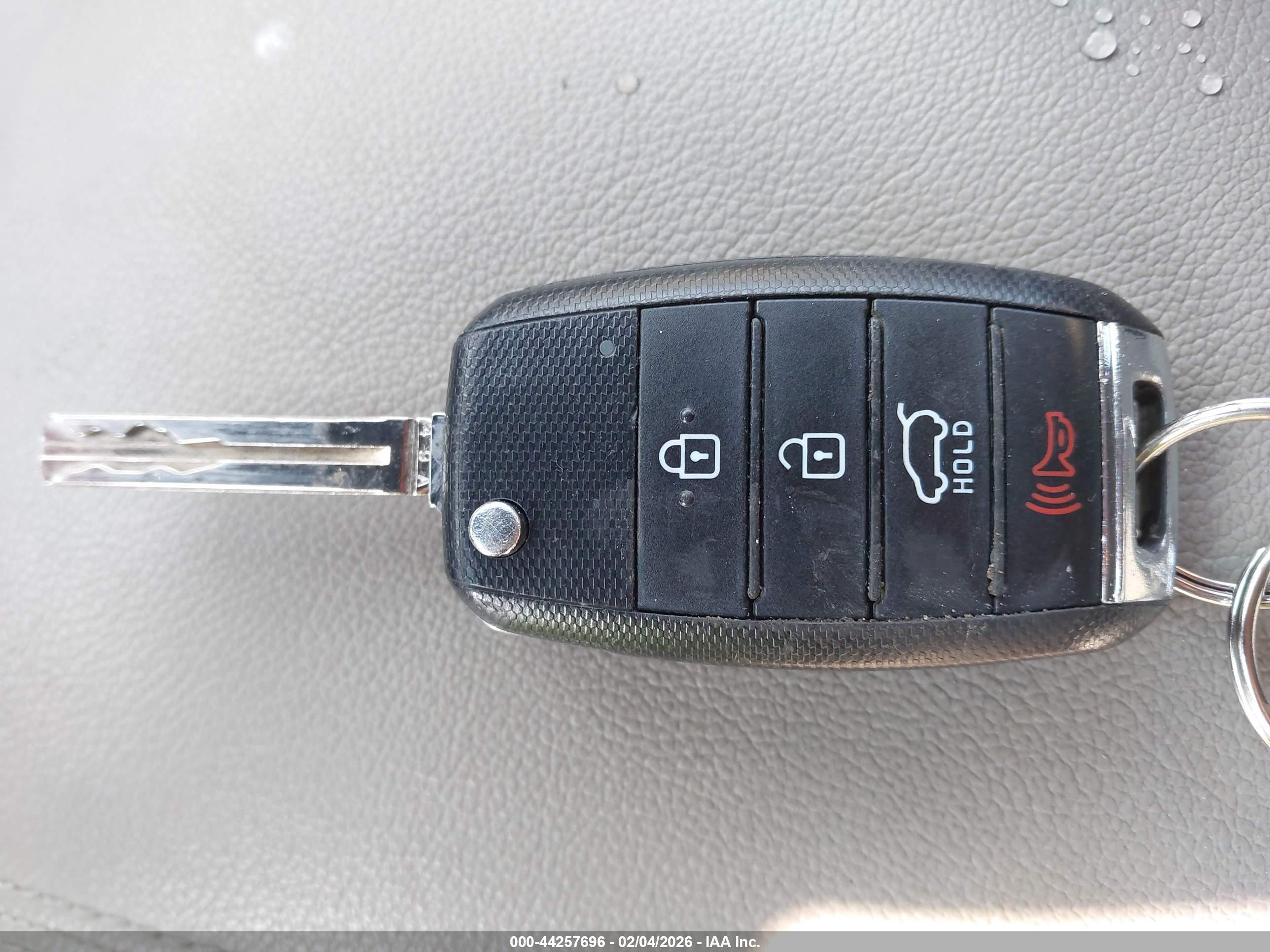 KIA SPORTAGE image 11