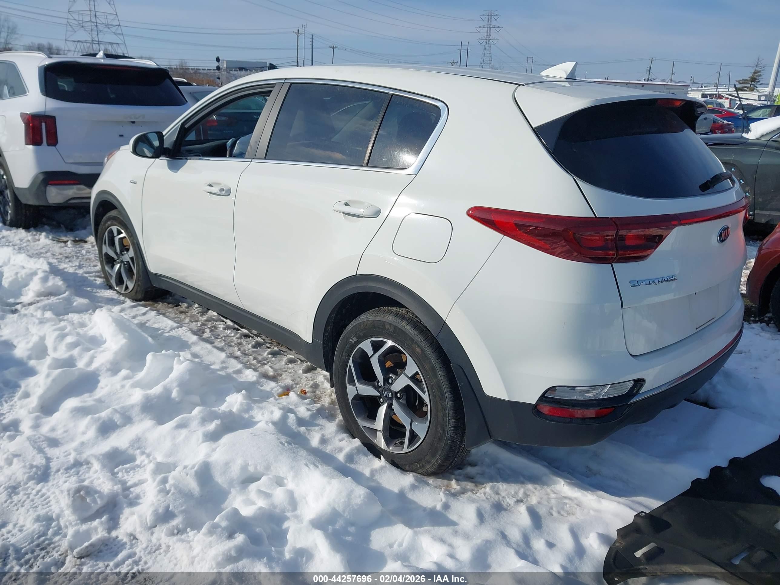 KIA SPORTAGE image 3