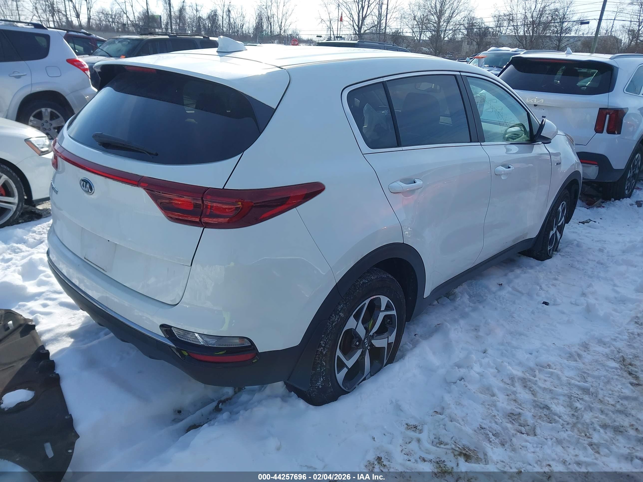 KIA SPORTAGE image 4