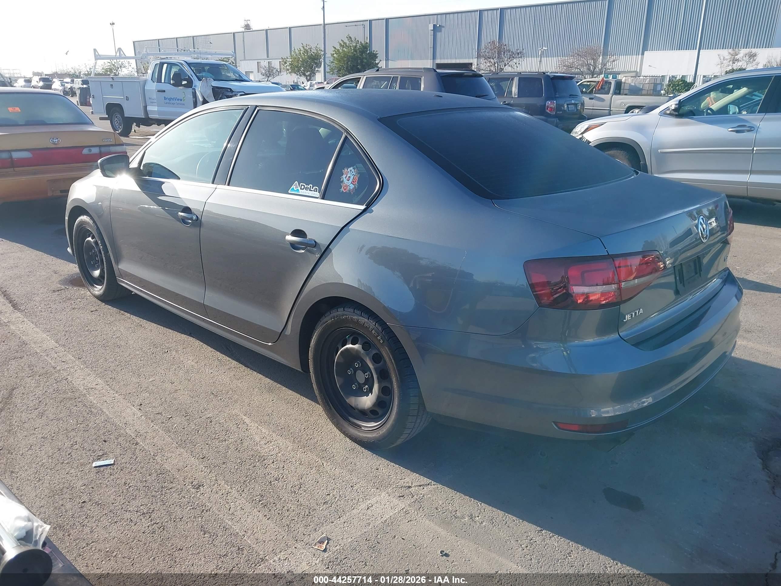 VOLKSWAGEN JETTA image 3