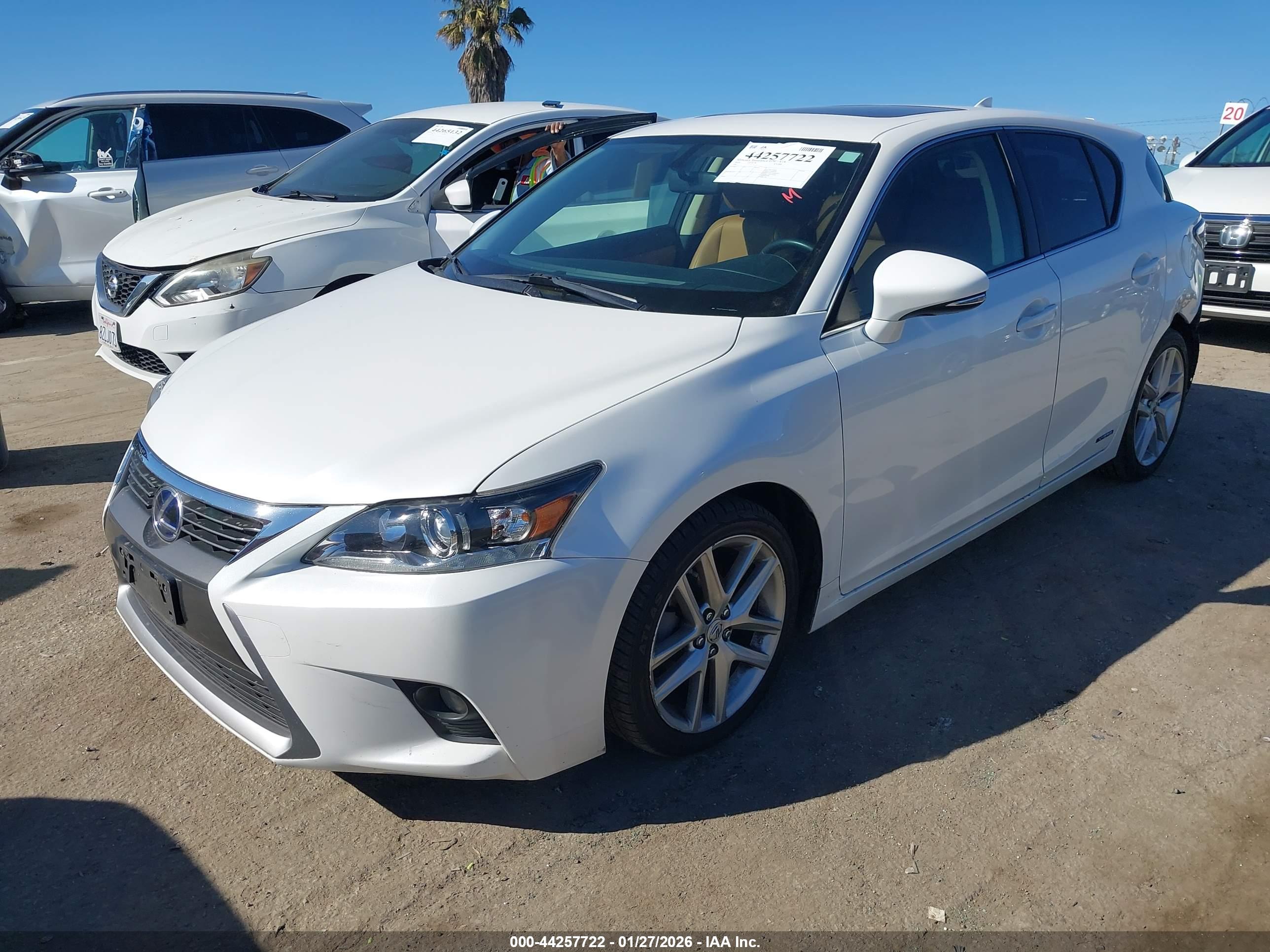 LEXUS CT image 2