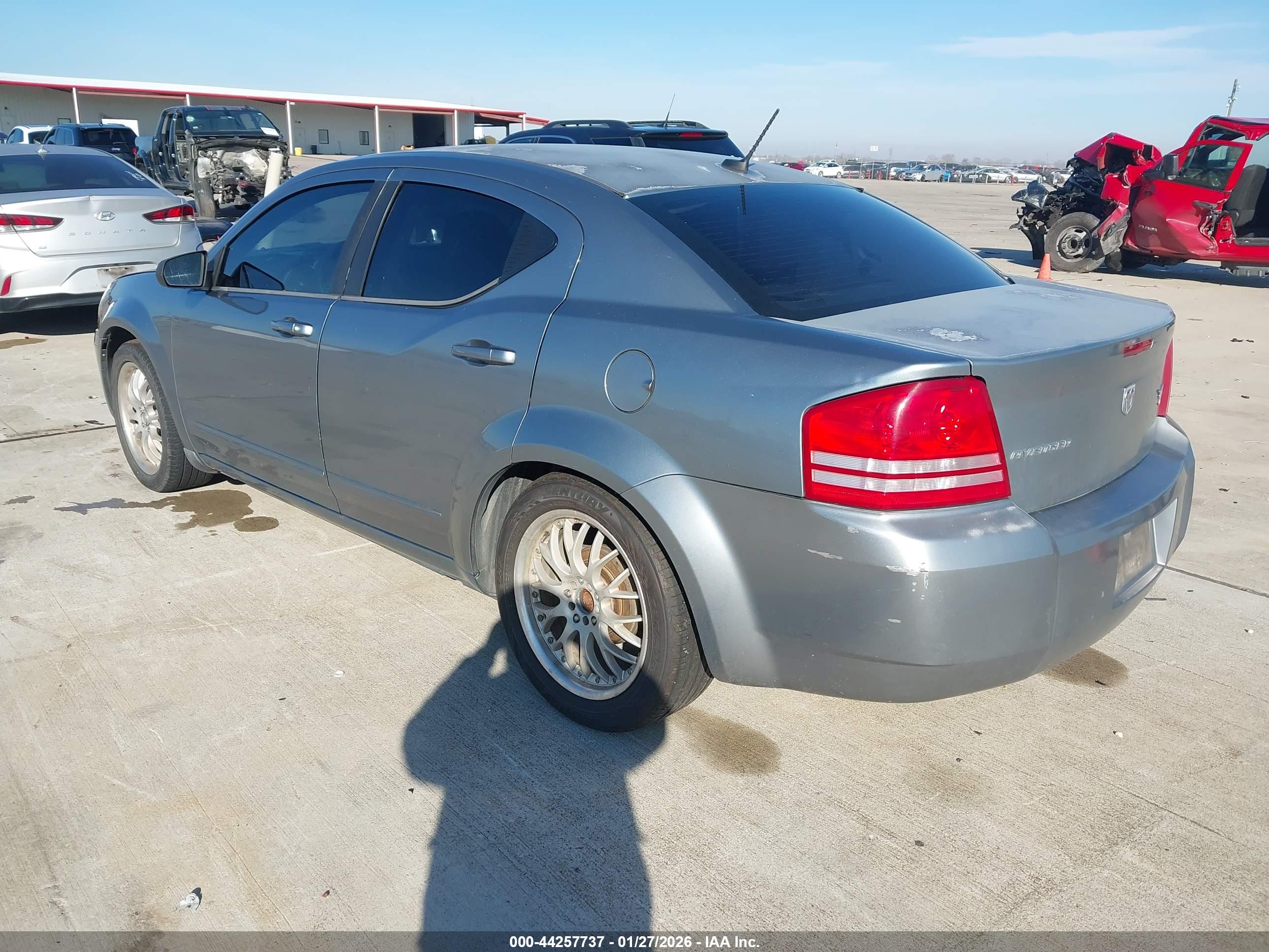 DODGE AVENGER image 3