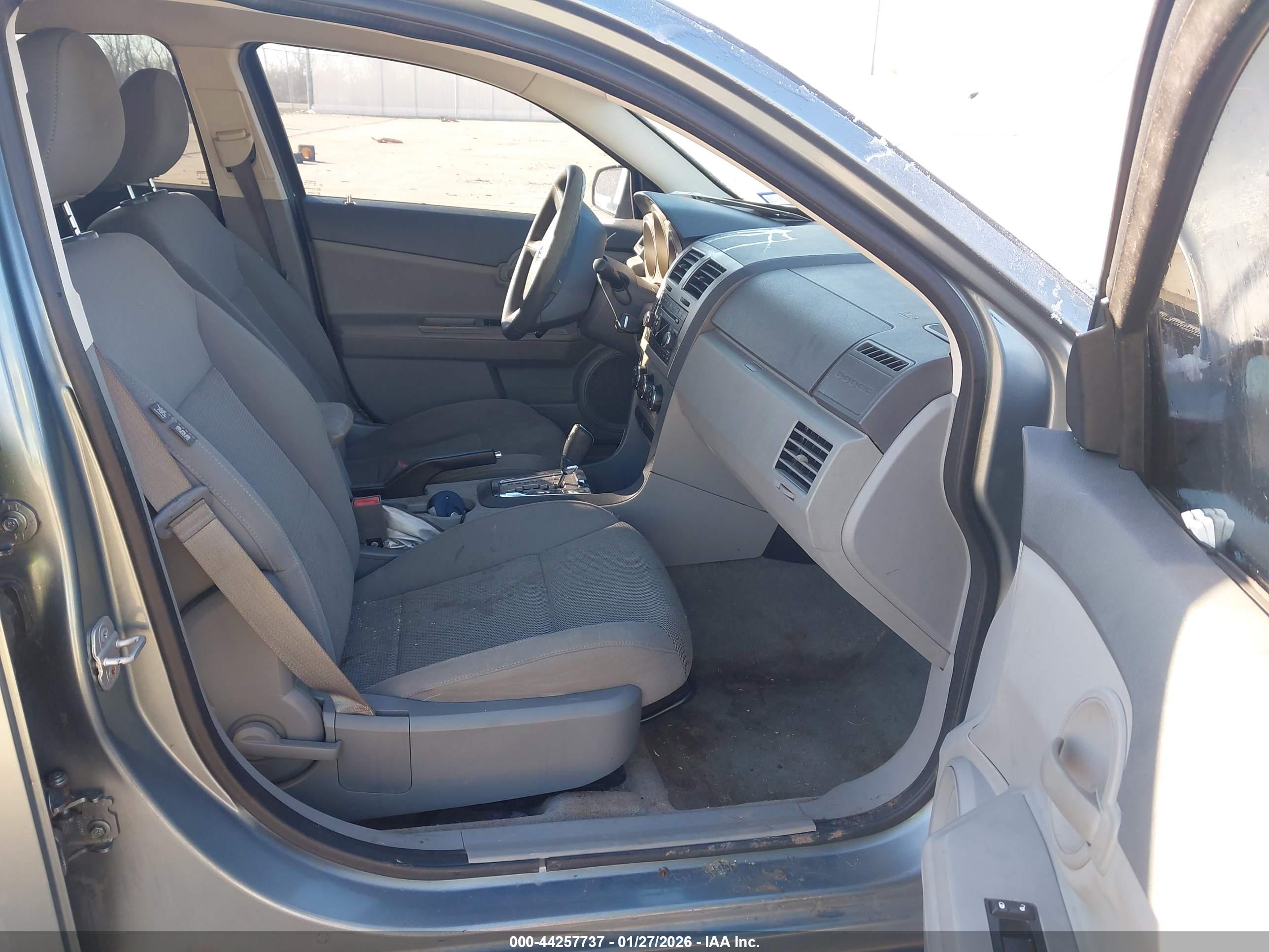 DODGE AVENGER image 5