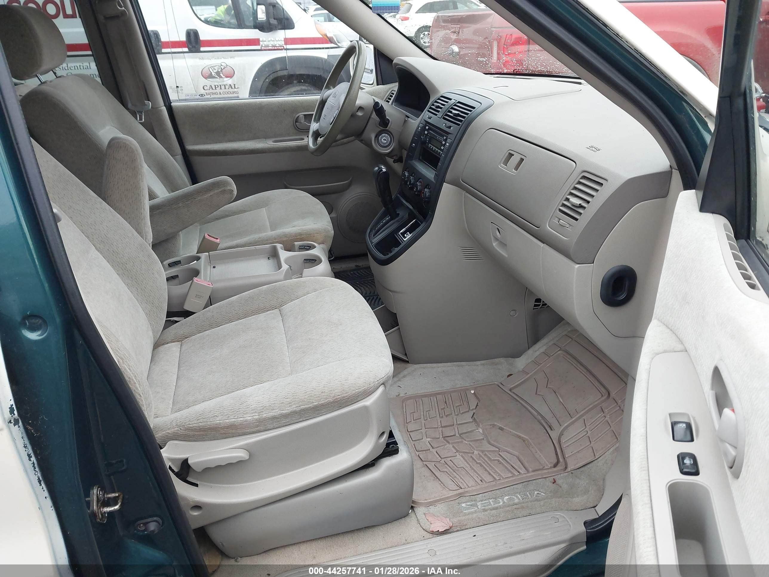KIA SEDONA image 5