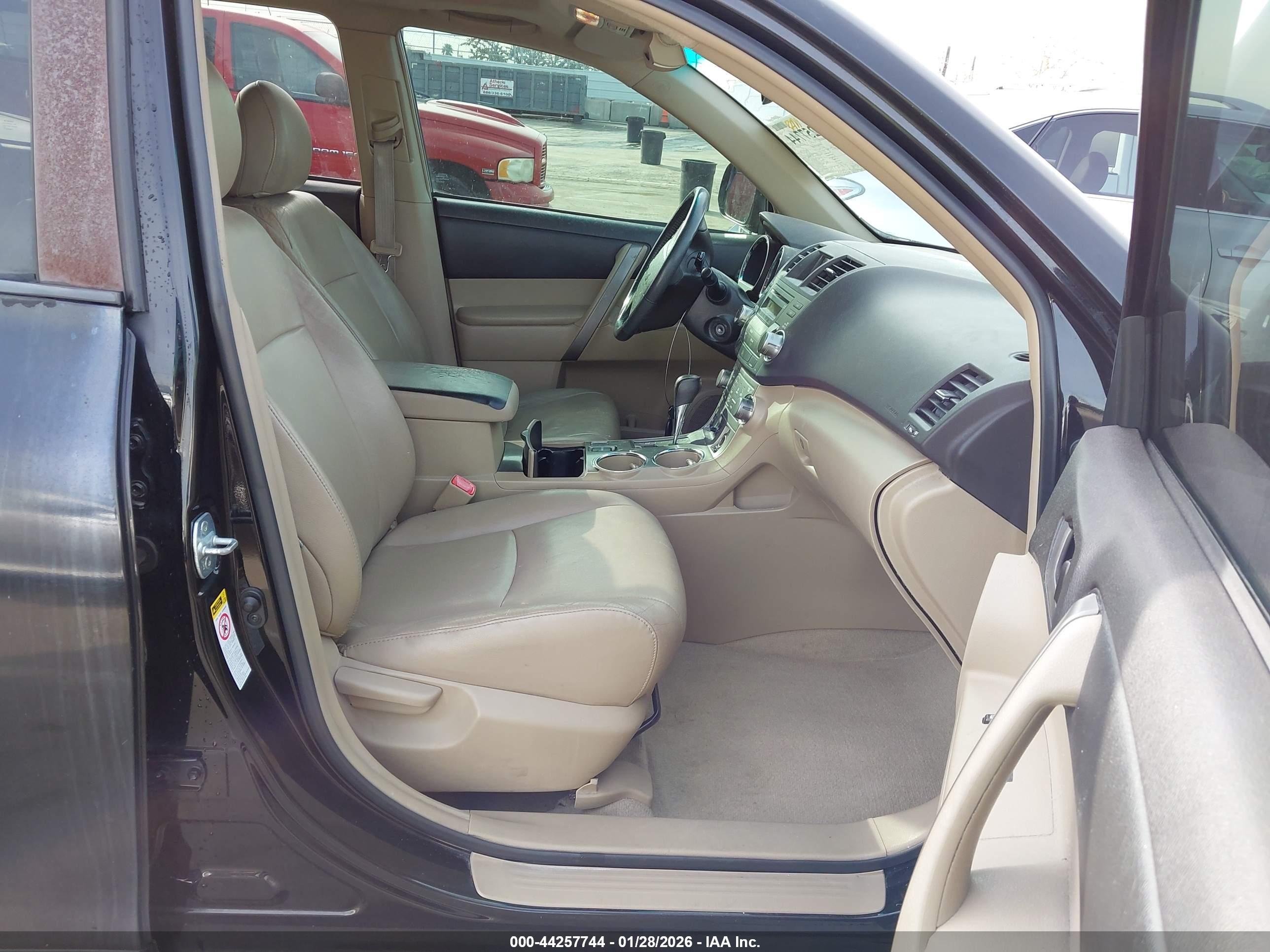 TOYOTA HIGHLANDER image 5