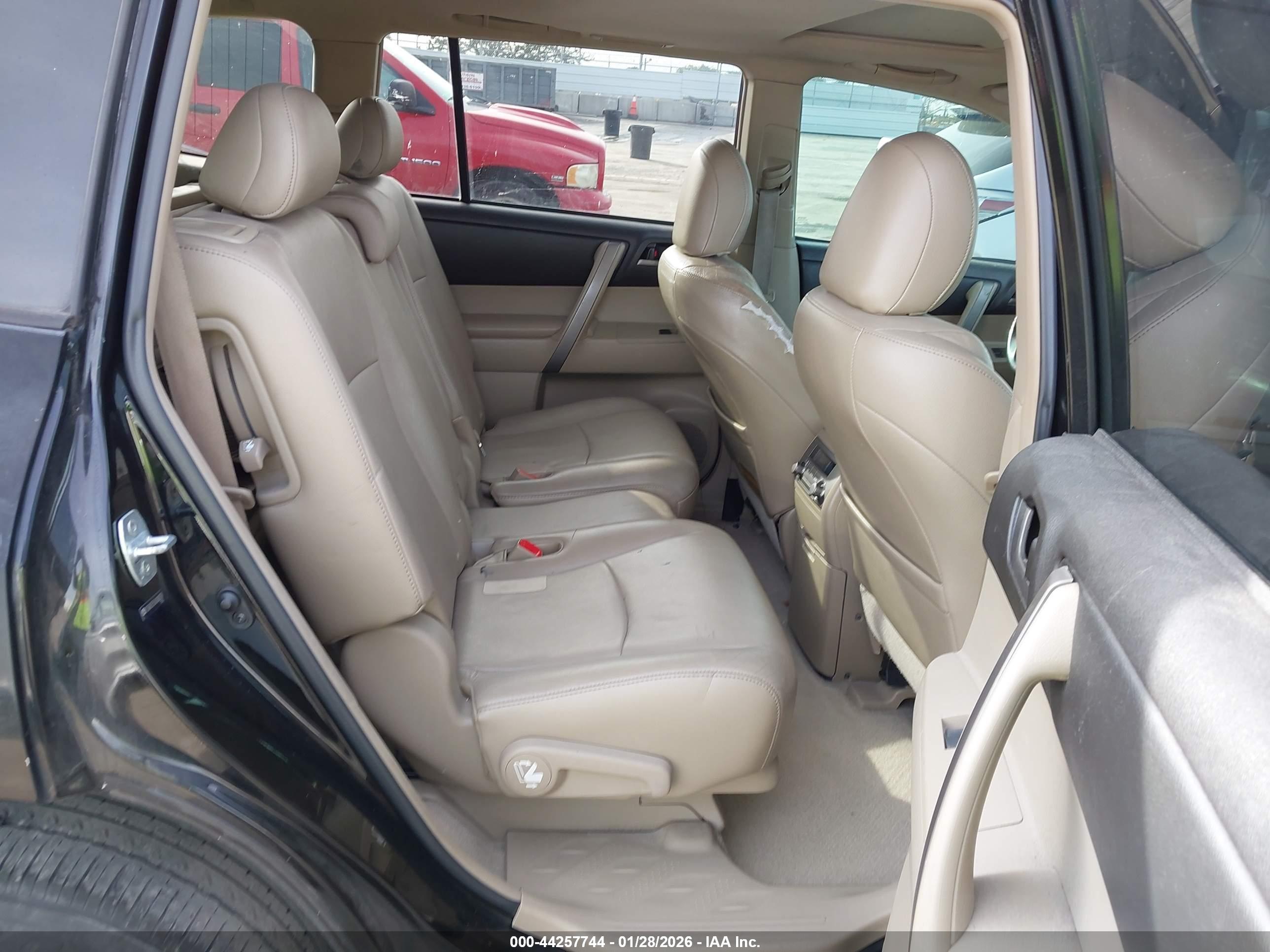TOYOTA HIGHLANDER image 8