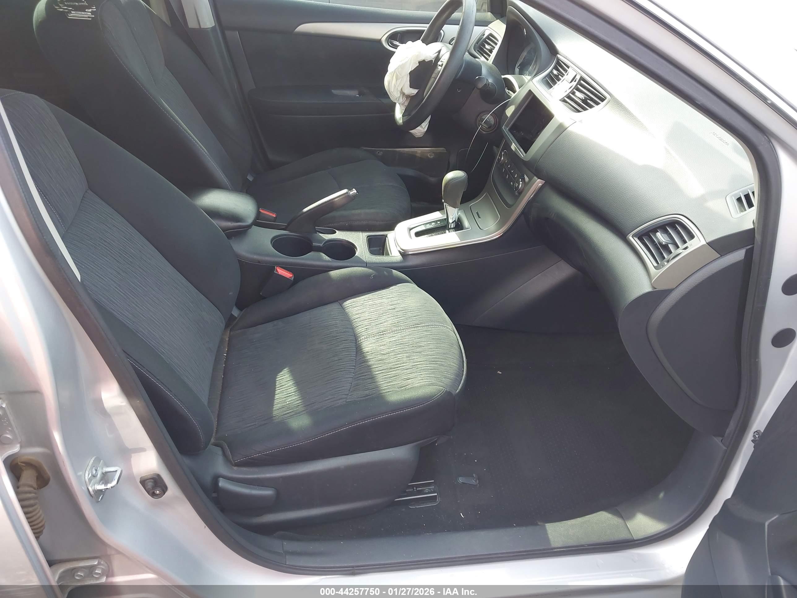 NISSAN SENTRA image 5