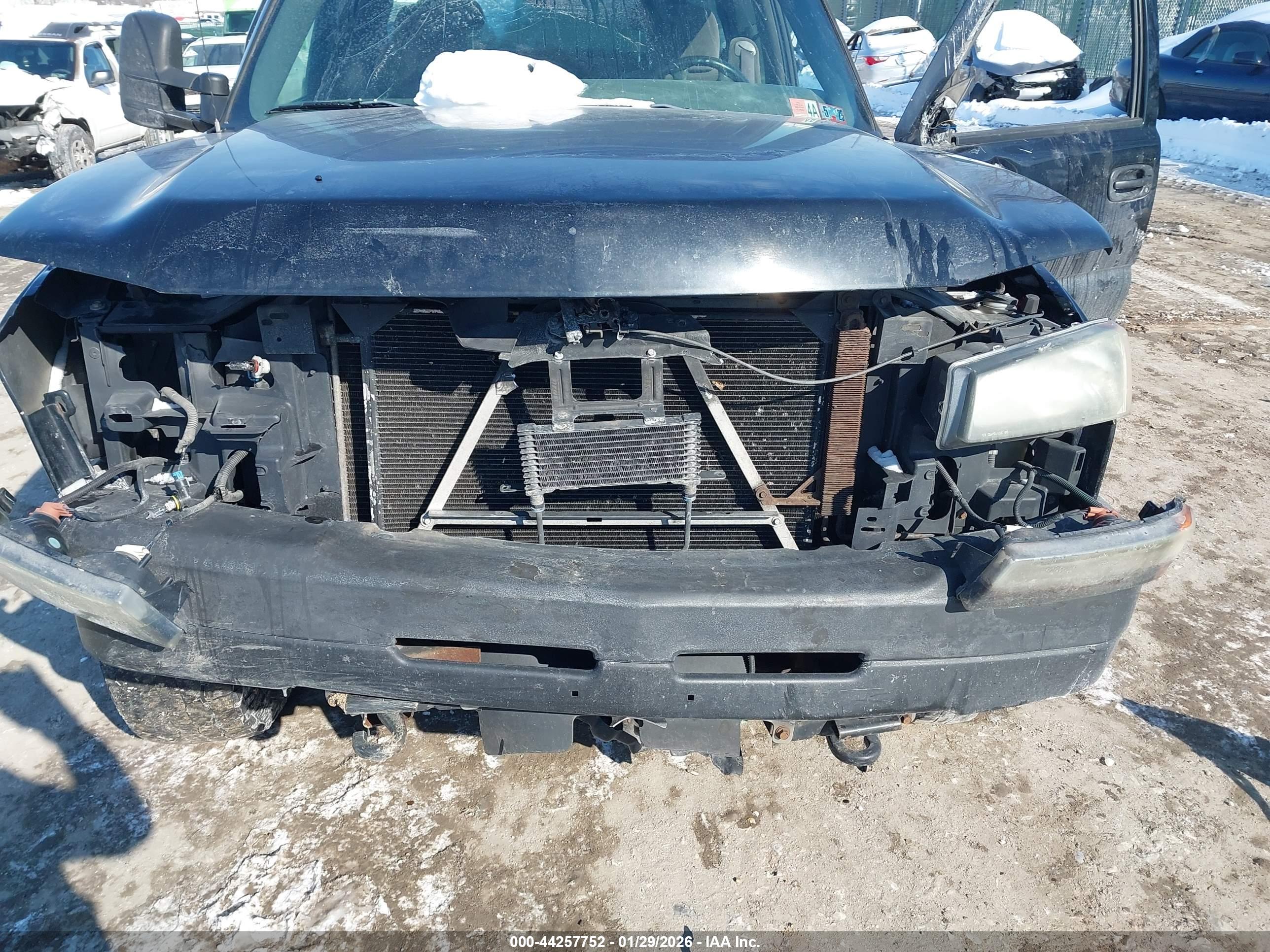 CHEVROLET SILVERADO image 6