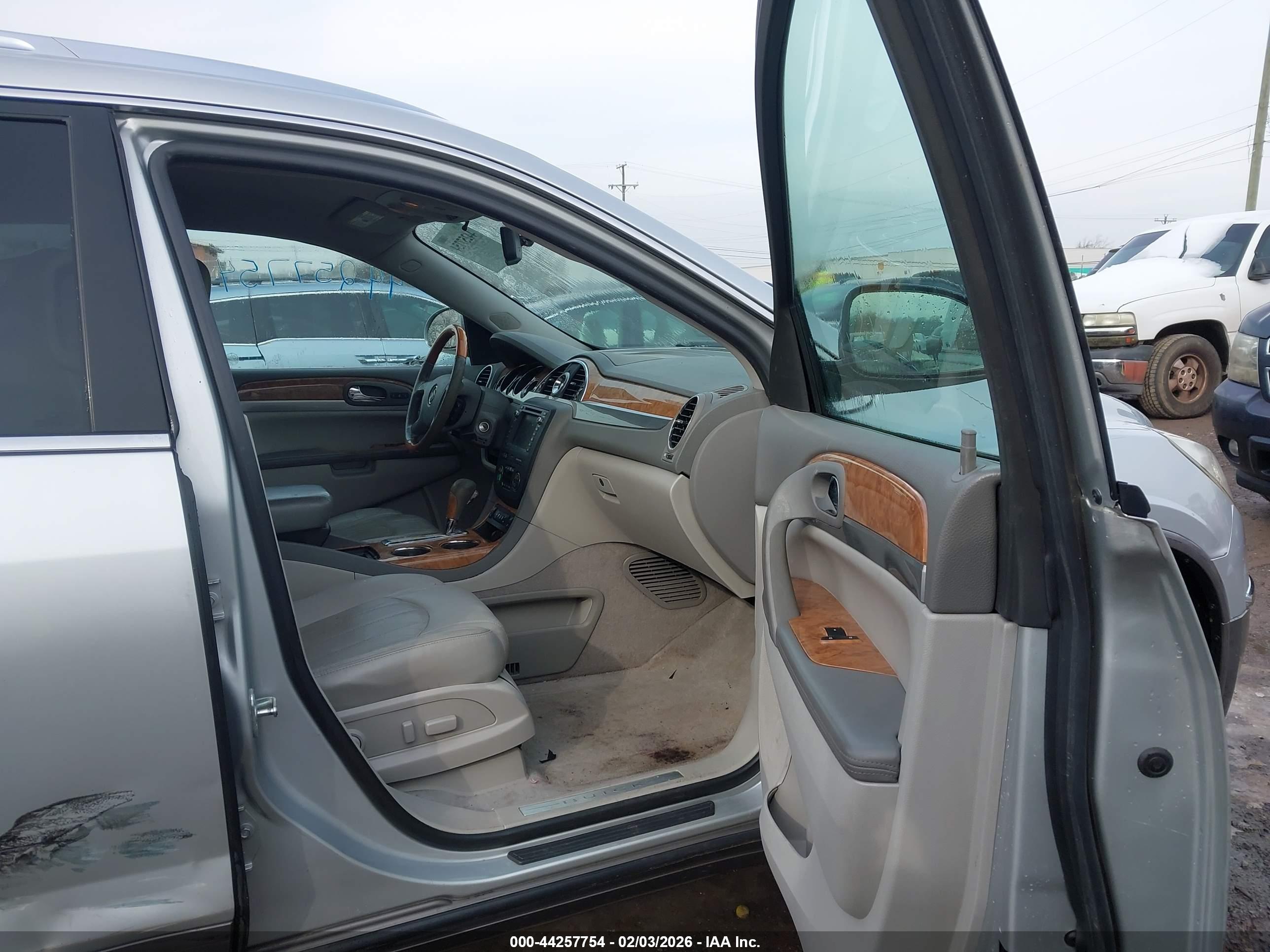 BUICK ENCLAVE image 5