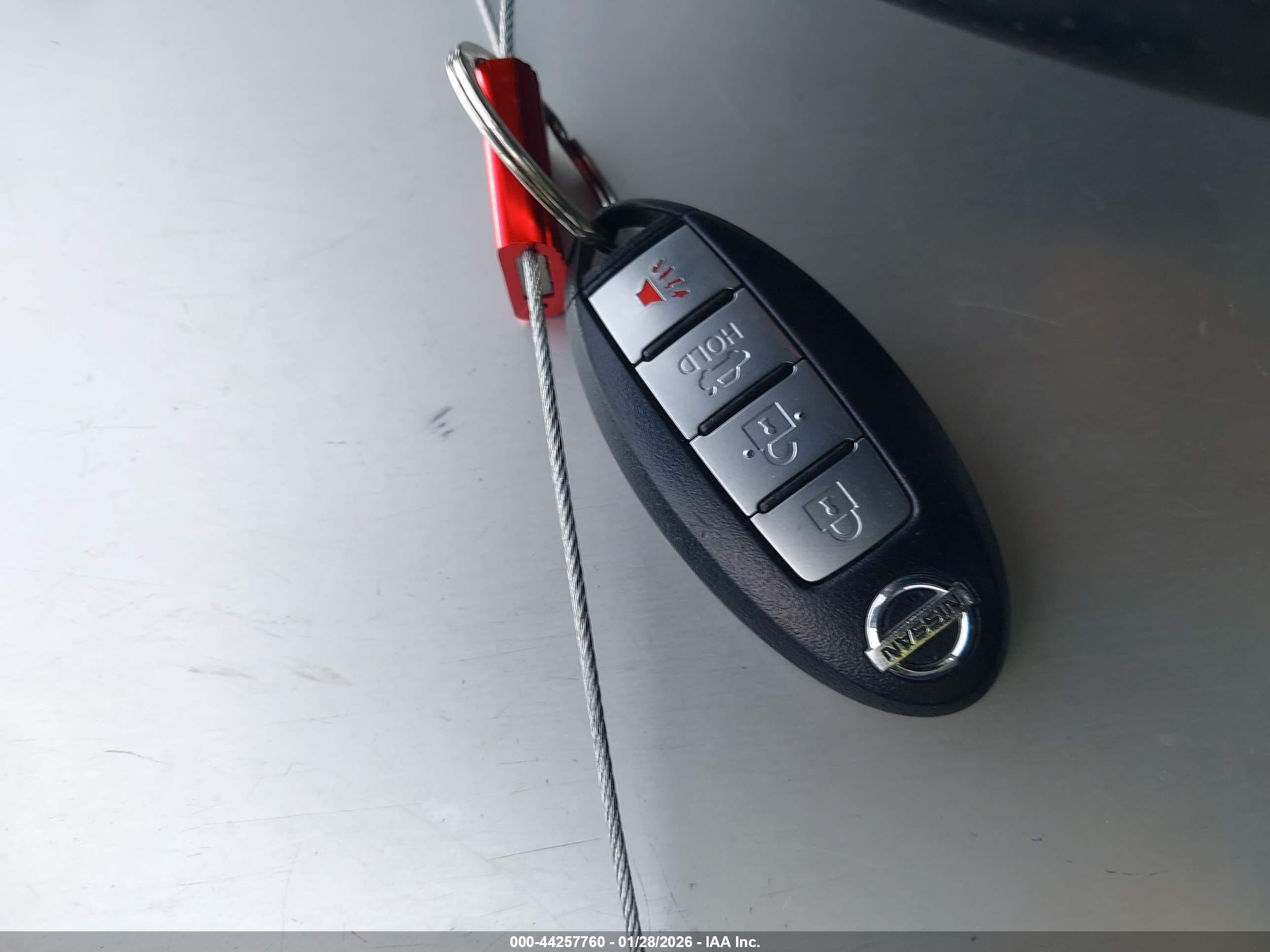 NISSAN MAXIMA image 11