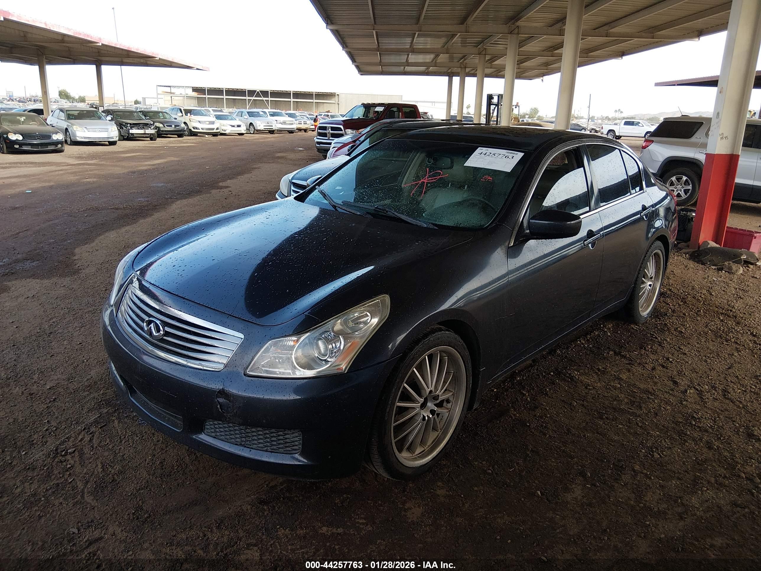 INFINITI G37 image 2