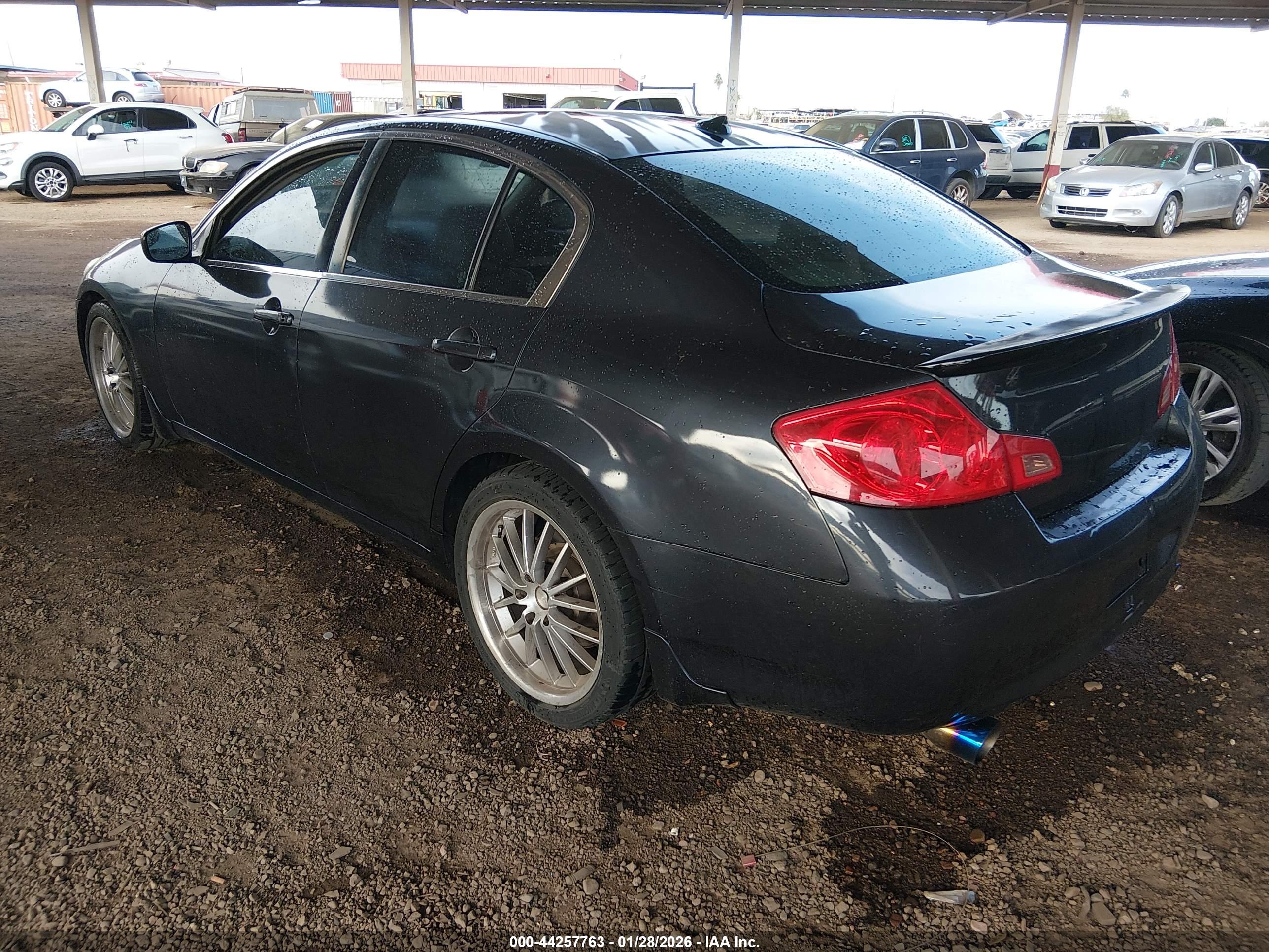 INFINITI G37 image 3