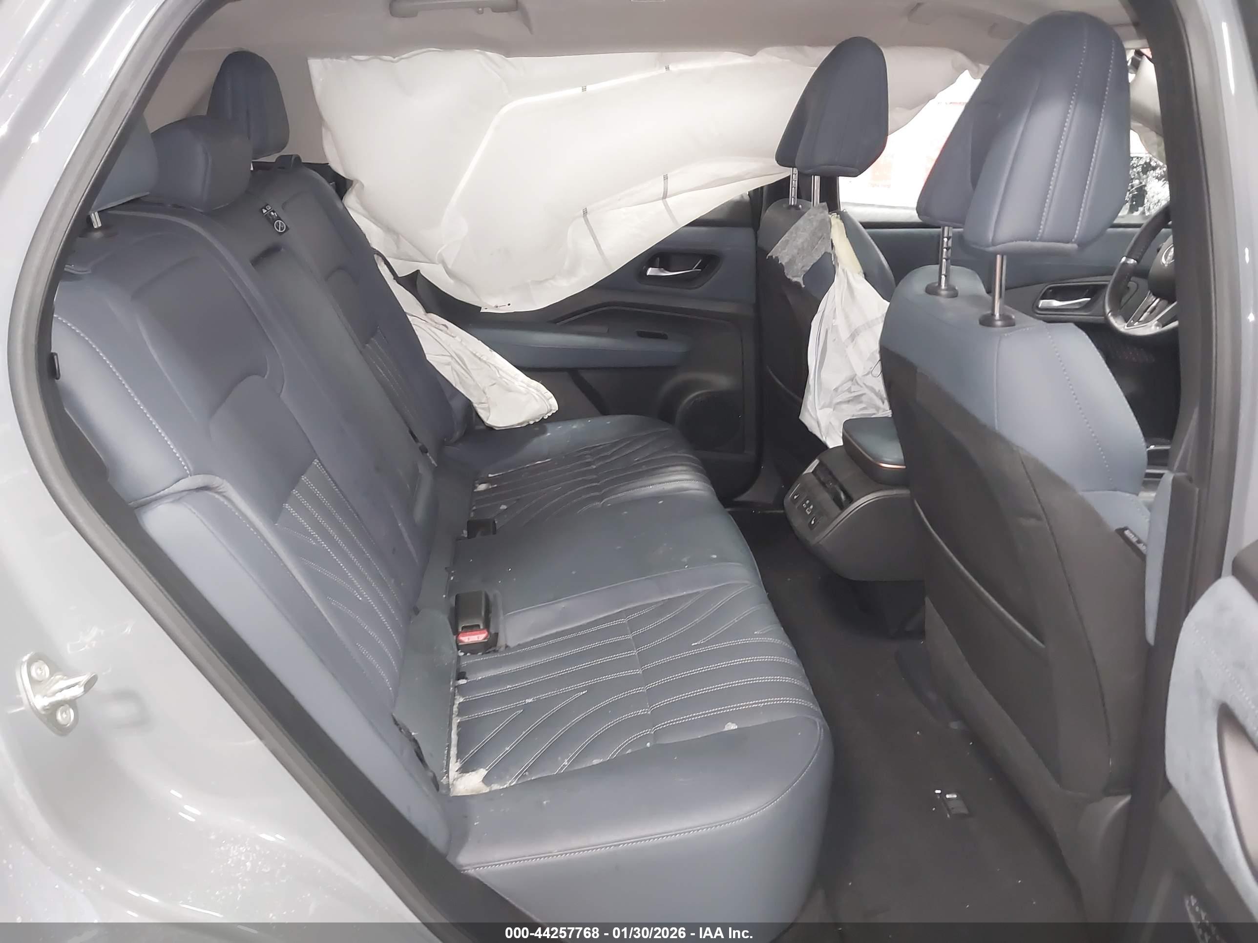 NISSAN ARIYA image 8