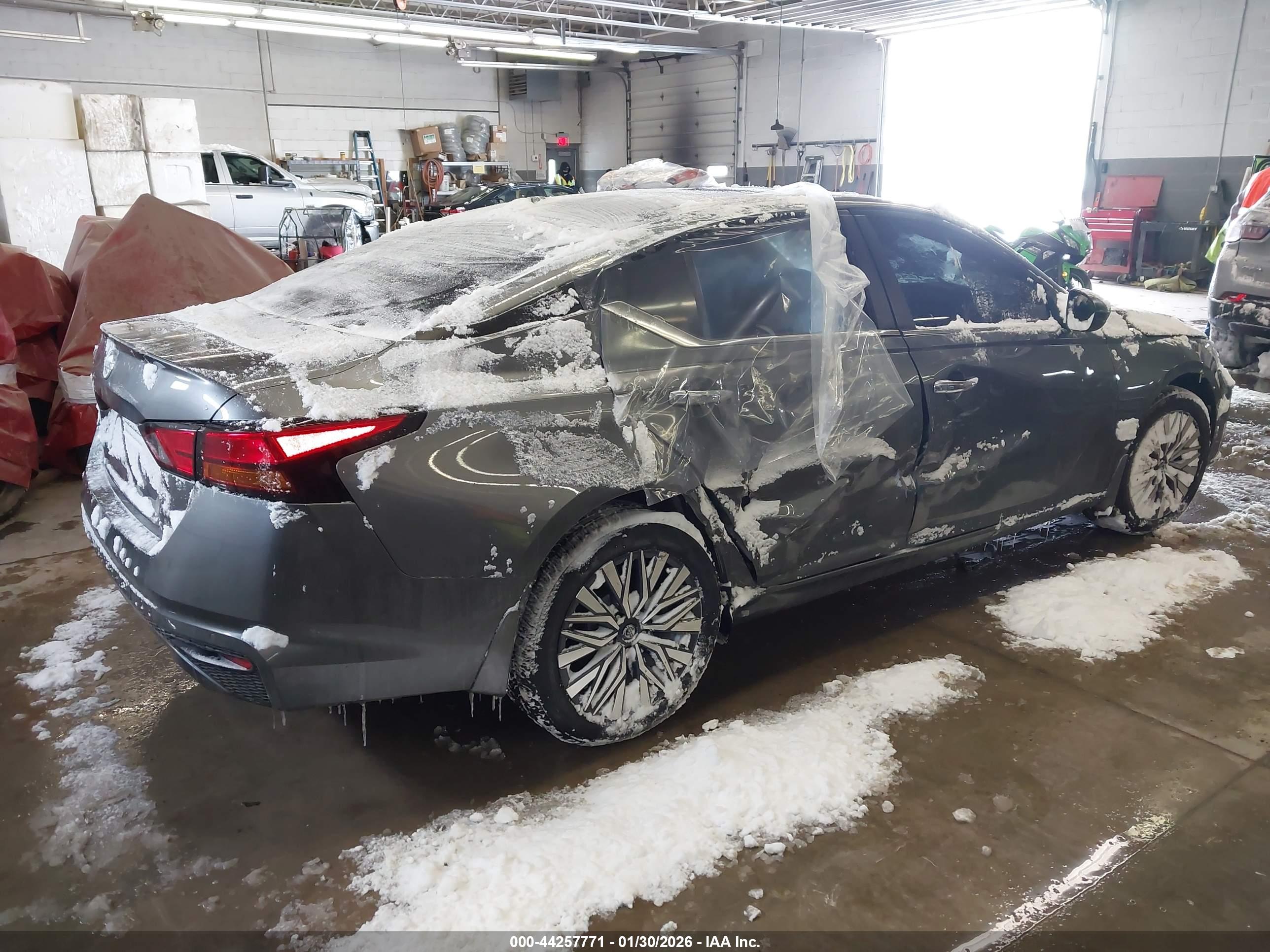 NISSAN ALTIMA image 4