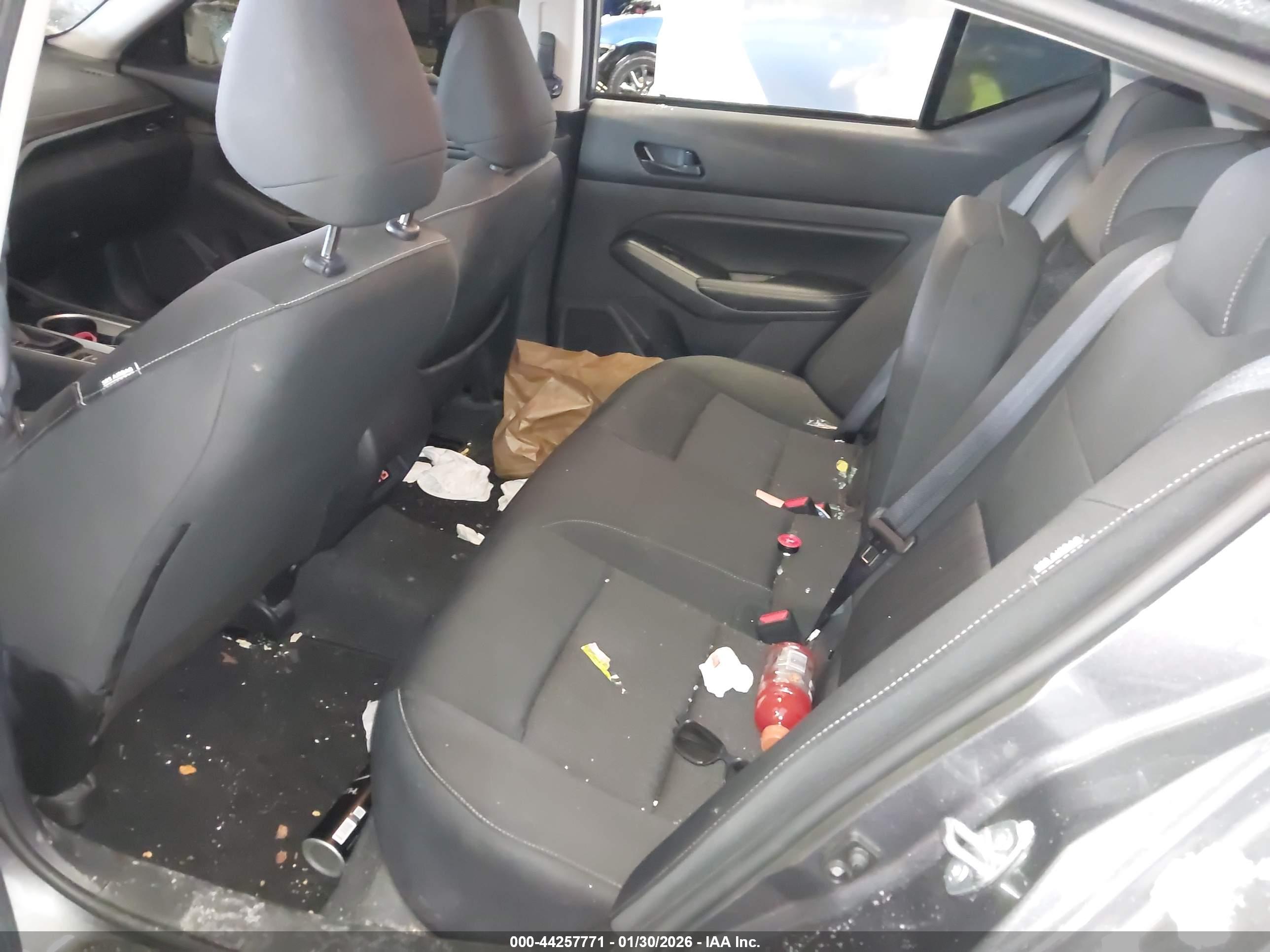 NISSAN ALTIMA image 8