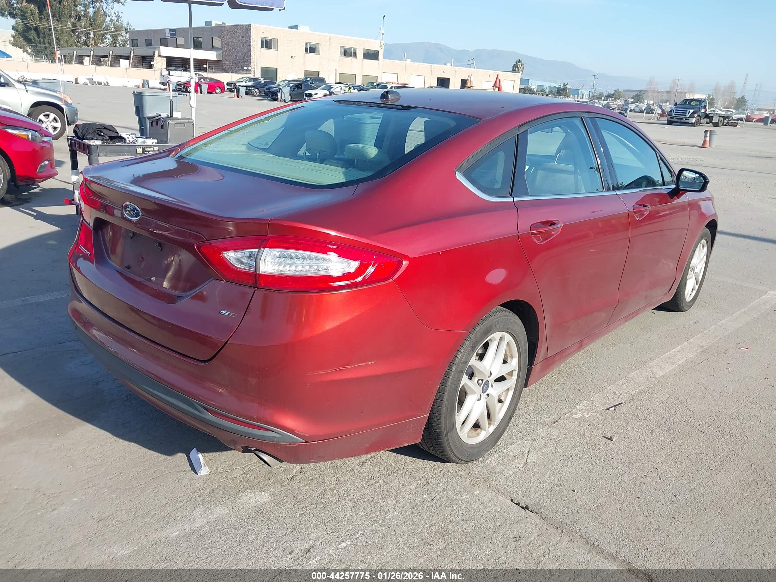 FORD FUSION image 4