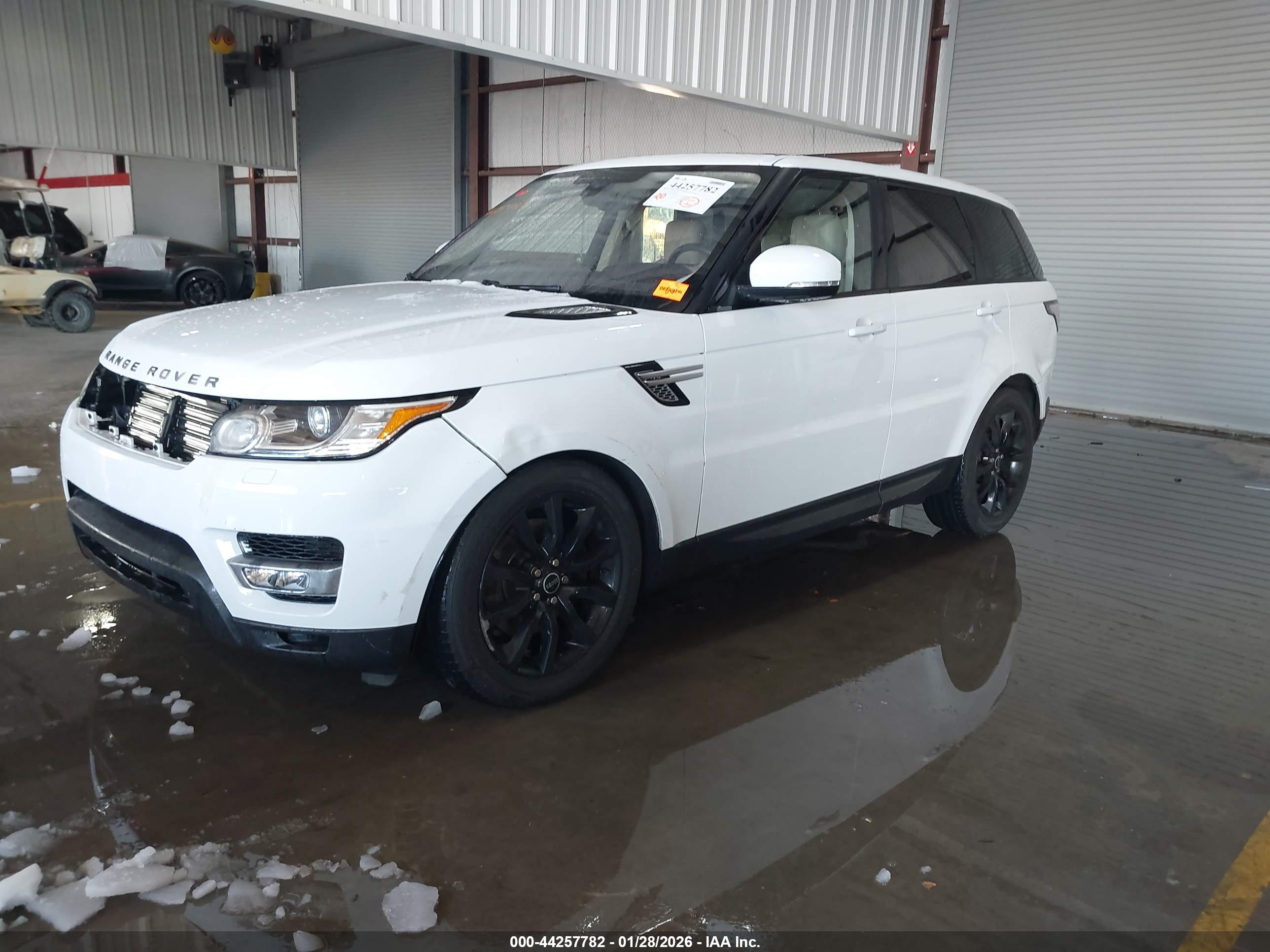 LAND ROVER image 2