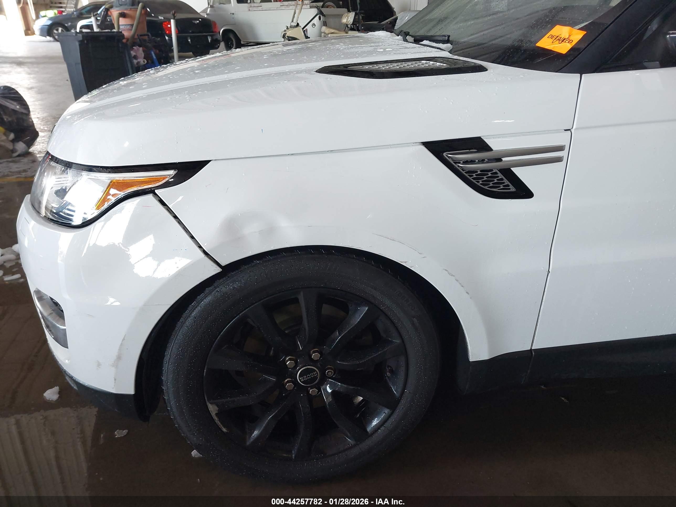 LAND ROVER image 6