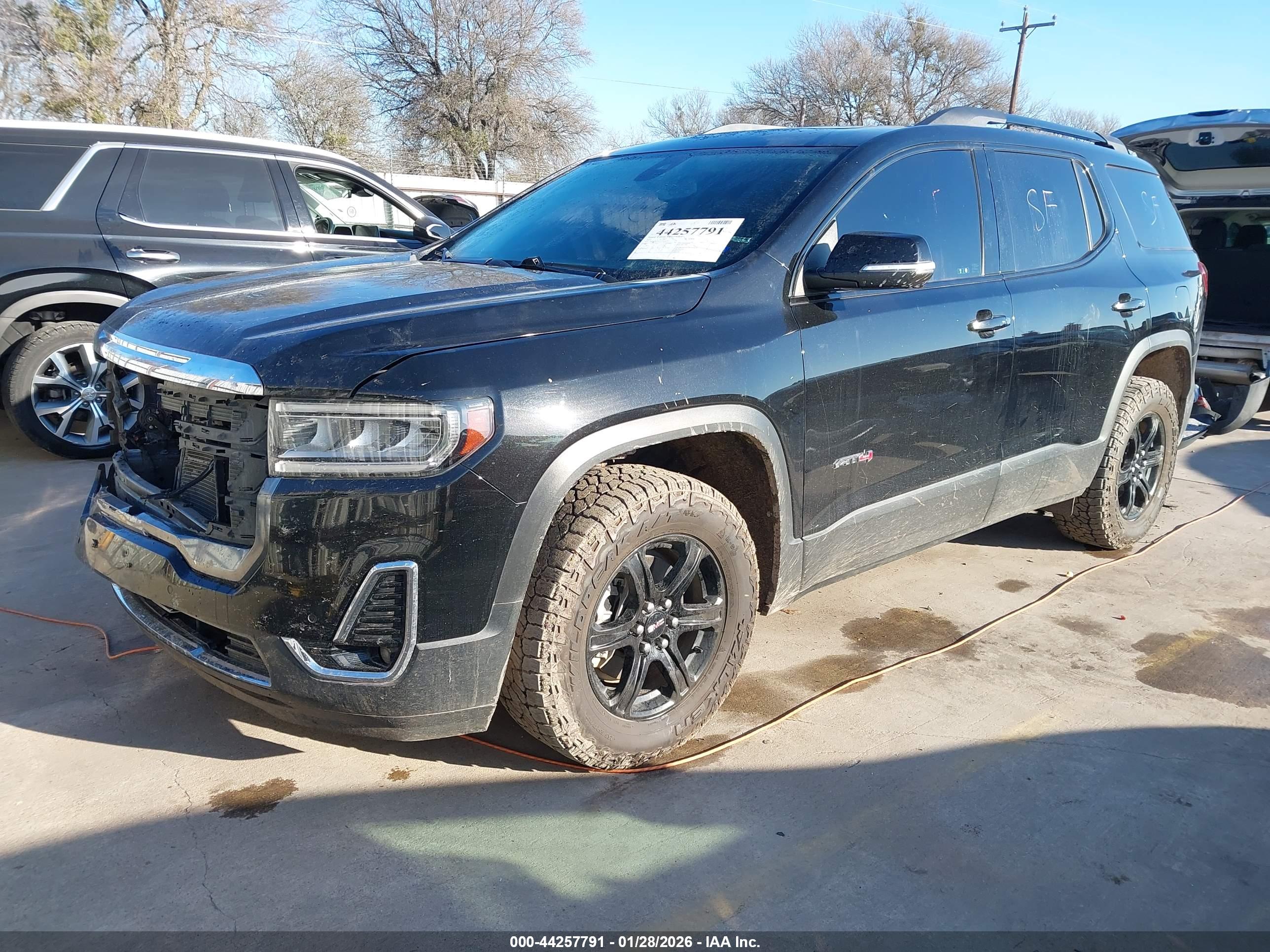 GMC ACADIA image 2