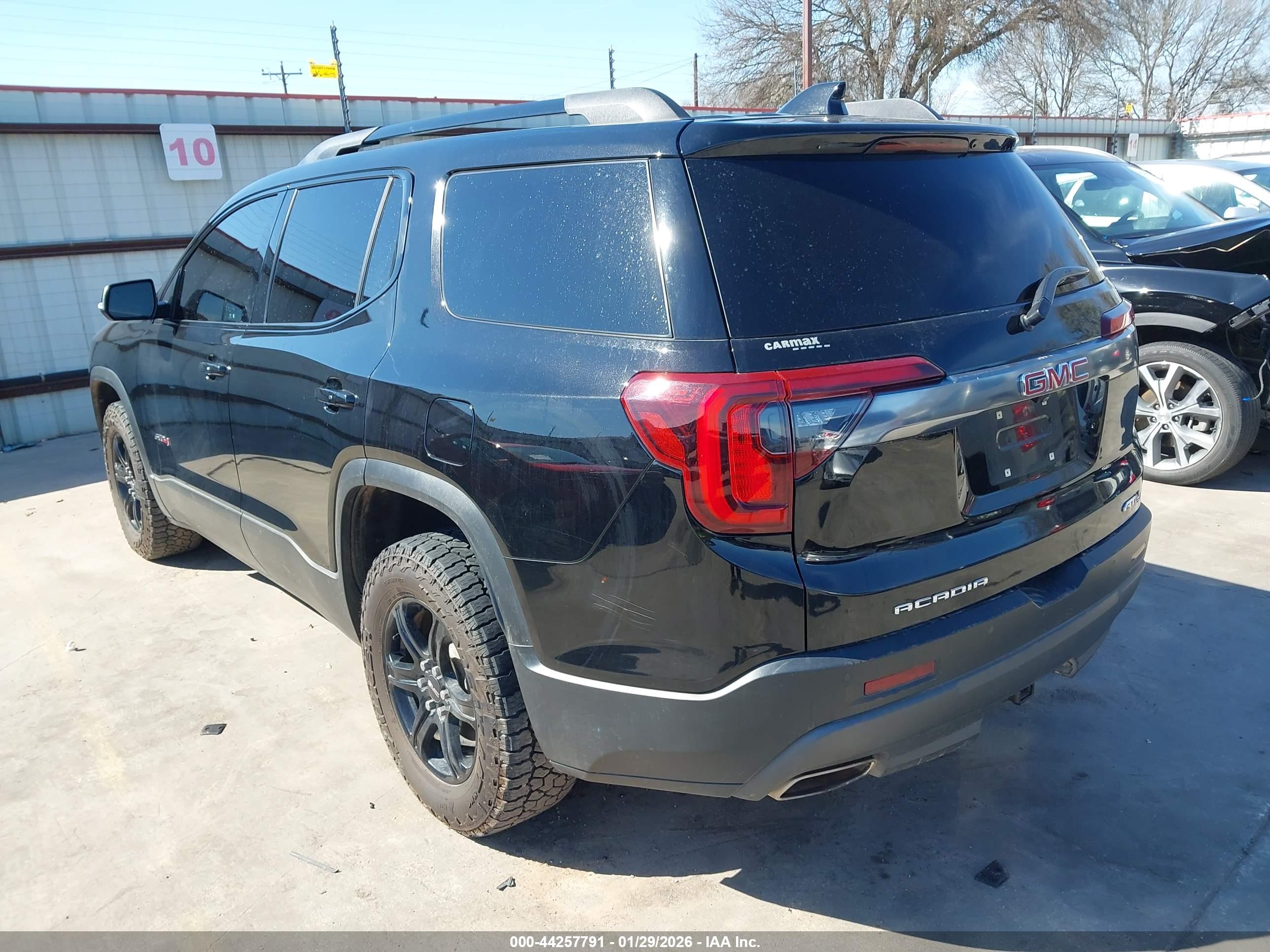 GMC ACADIA image 3