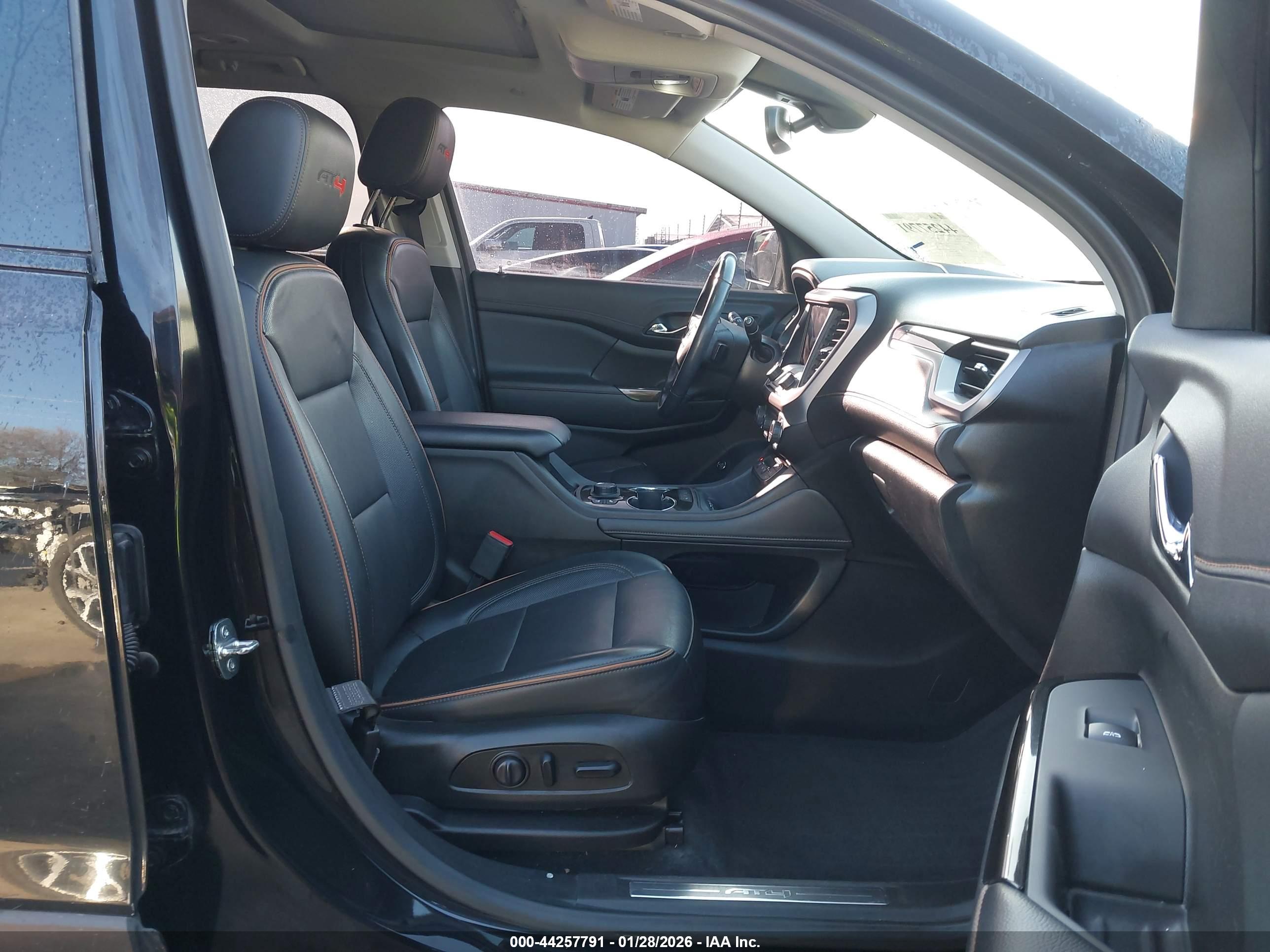 GMC ACADIA image 5