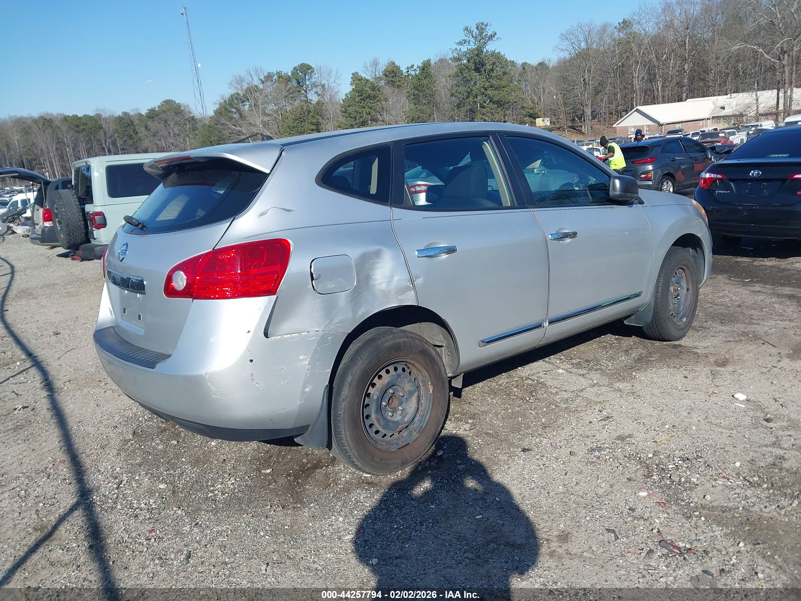 NISSAN ROGUE image 4